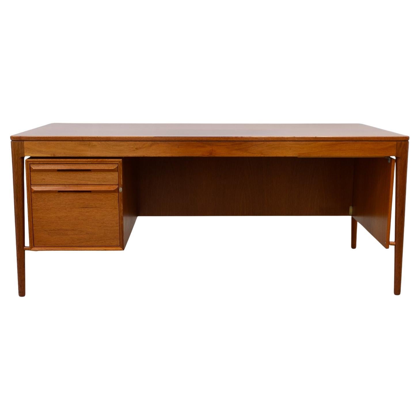 Large Mid-Century Teak Desk by Torbjørn Afdal for Bruksbo, 1960s.