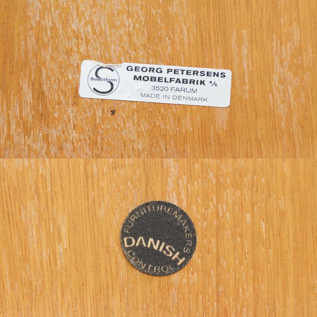 Large Mid Century Teak Extending Dining Table by Georg Petersens Møbelfabrik en vente 6