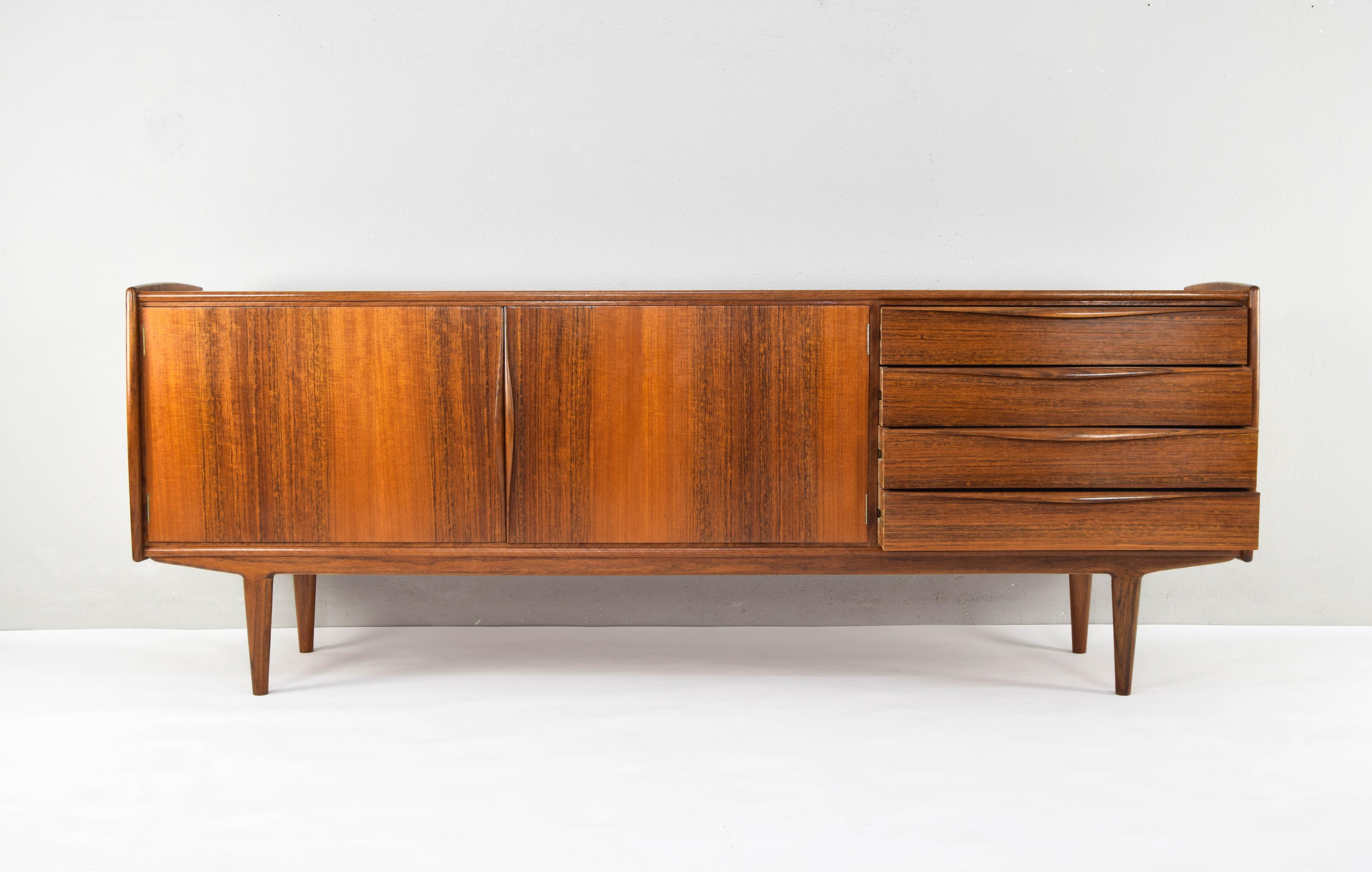 Large Mid Century Teak Scandinavian Modern Style Sideboard, Spain 1960 In Good Condition In Escalona, Toledo