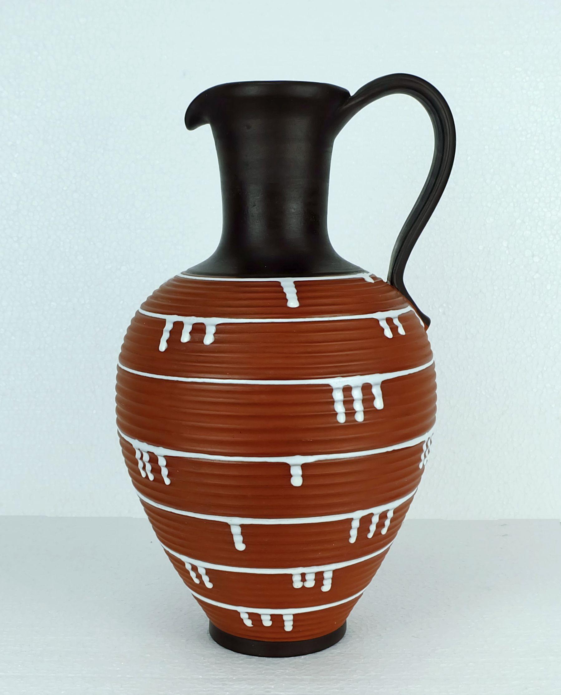 Grande vaso a brocca prodotto da Ilkra Keramik nel 1959. Model No. 52/35 con il decoro 