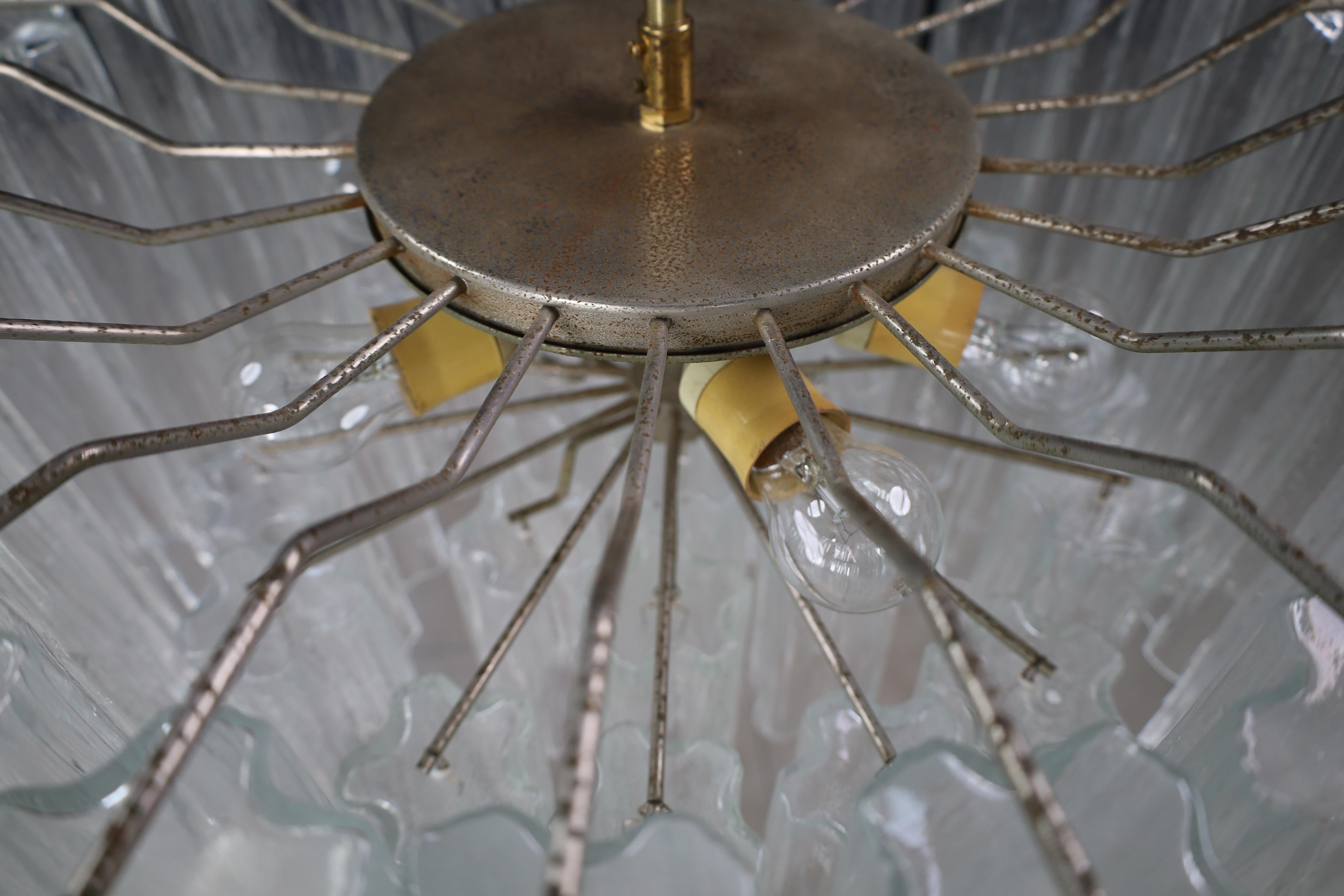 Large Mid-Century Venini Chandelier featuring Murano ice glass, Italy, 1960s. For Sale 4