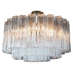 Large Mid-Century Venini Chandelier featuring Murano ice glass, Italy, 1960s.