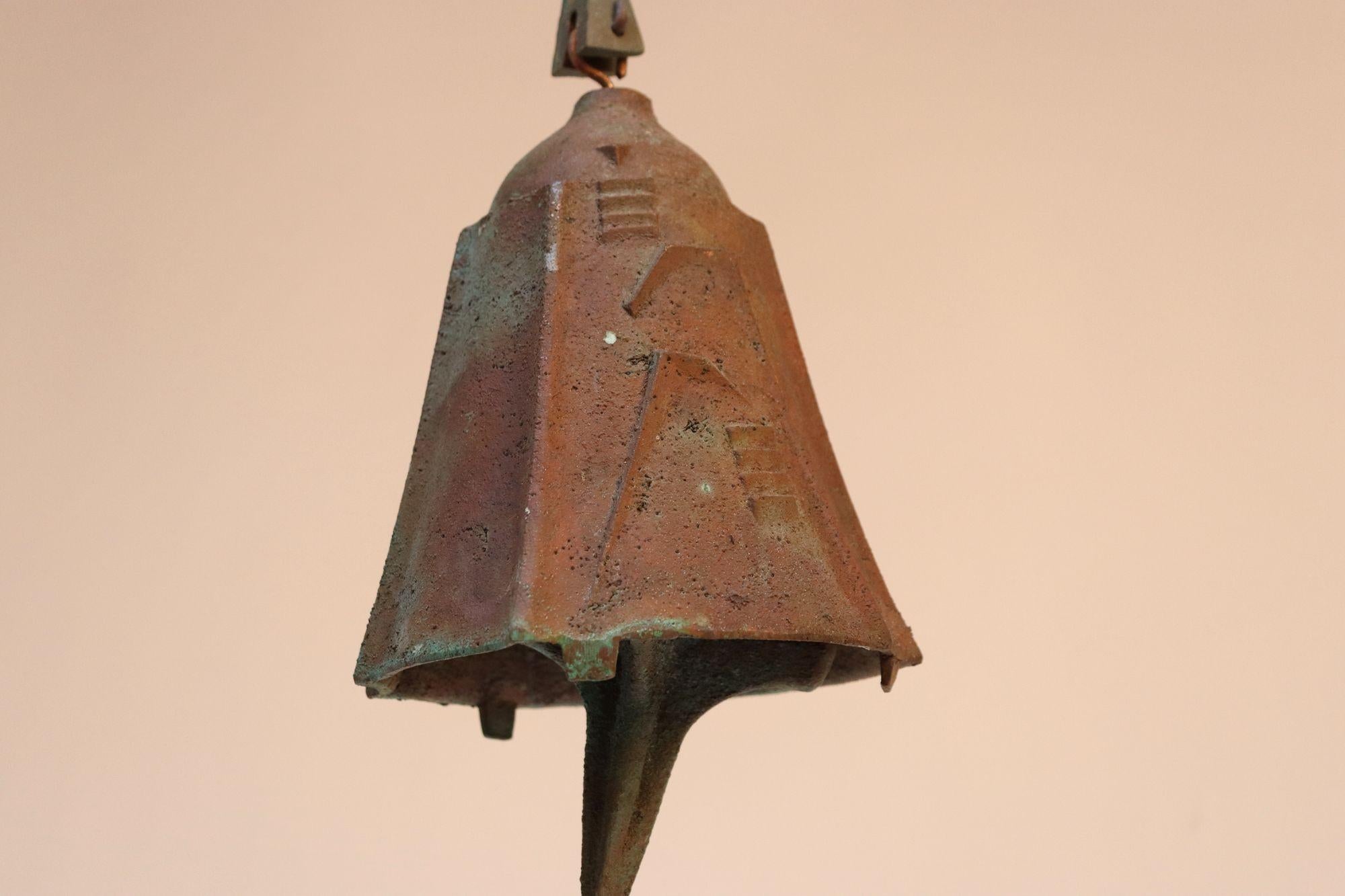 Moulage Grande cloche / carillon de vent en bronze vert-de-gris Paolo Soleri pour Arconsanti en vente