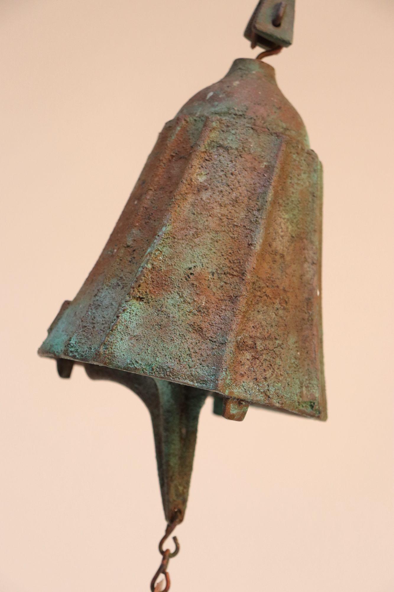Milieu du XXe siècle Grande cloche / carillon de vent en bronze vert-de-gris Paolo Soleri pour Arconsanti en vente