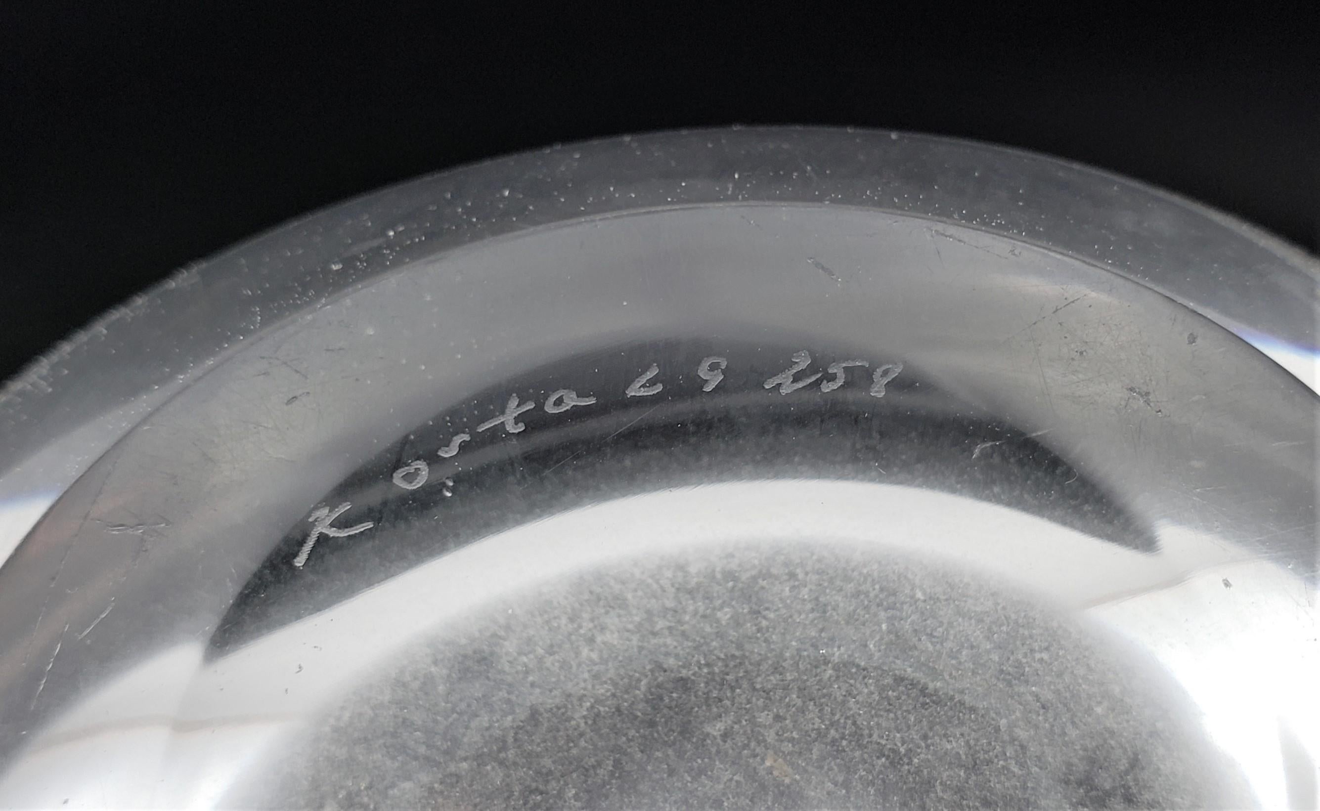 Grande vaso trasparente di metà secolo Vicke Lindstramd per Kosta Boda con cervo inciso in vendita 5