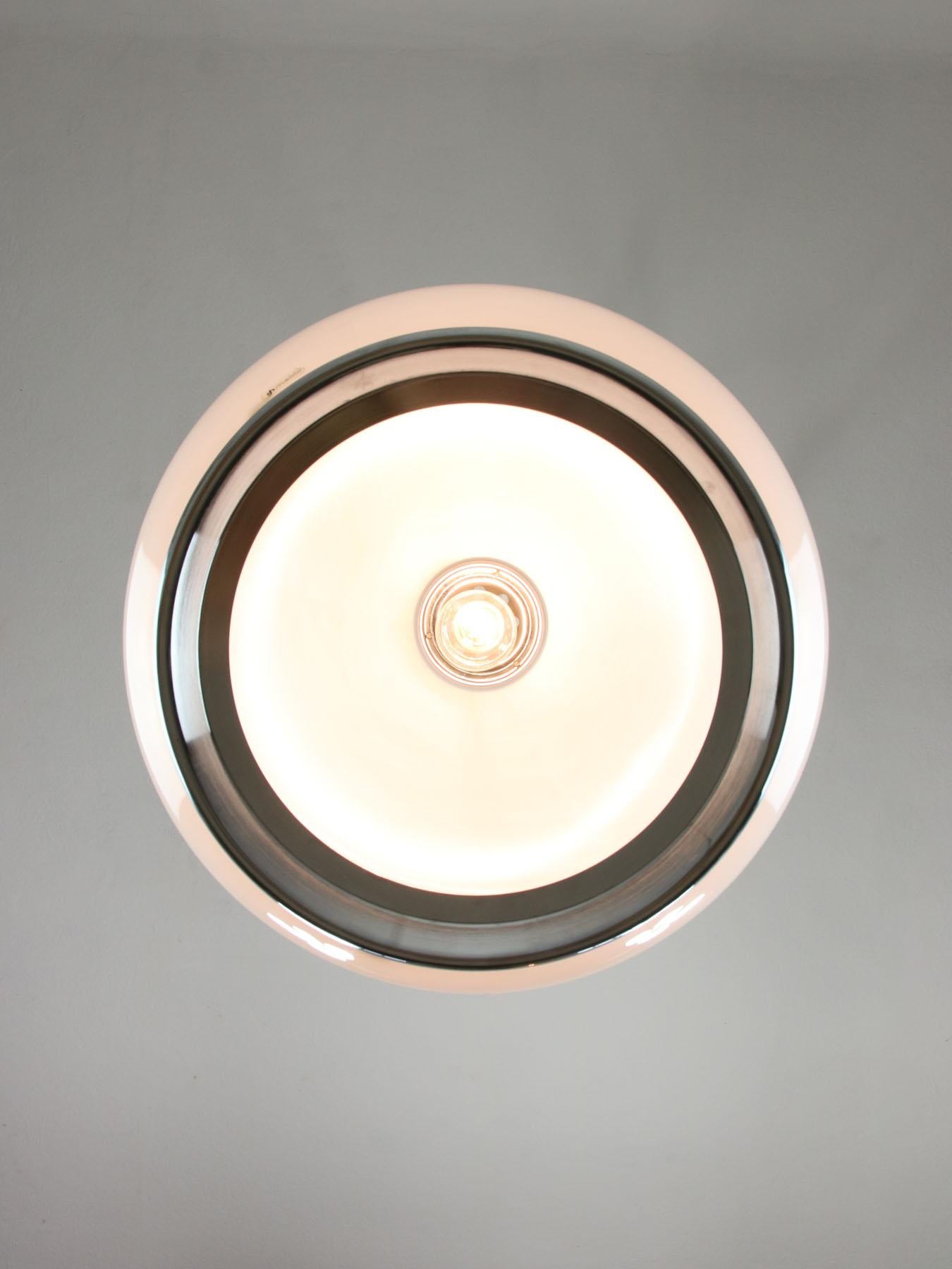 Grande lampe à suspension blanche du milieu du siècle dernier de Guzzini, 1970 en vente 4