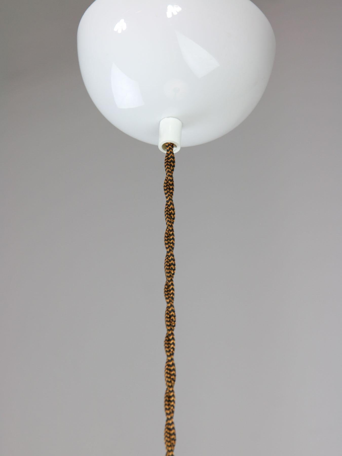 Grande lampe à suspension blanche du milieu du siècle dernier de Guzzini, 1970 en vente 6