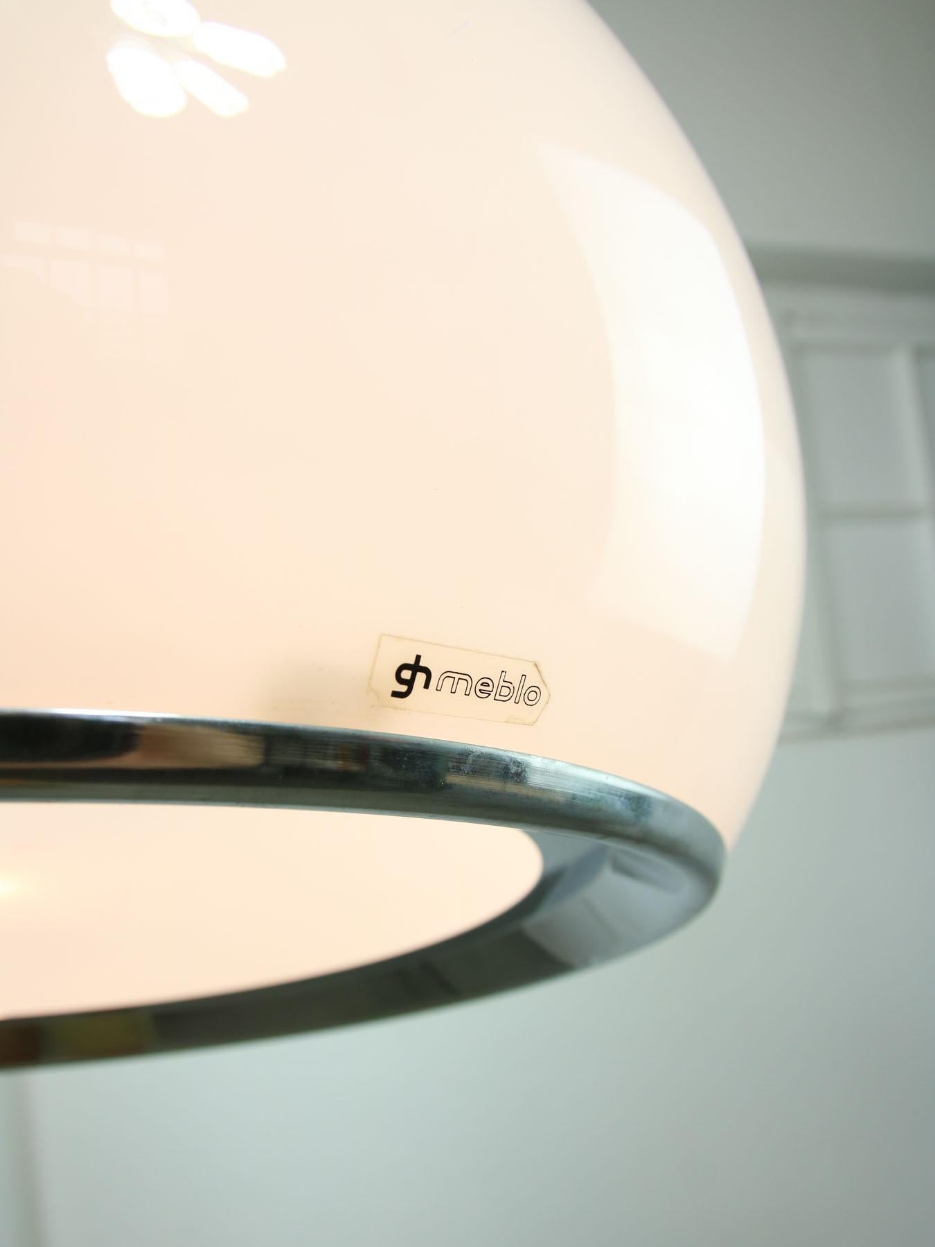 Grande lampe à suspension blanche du milieu du siècle dernier de Guzzini, 1970 en vente 2