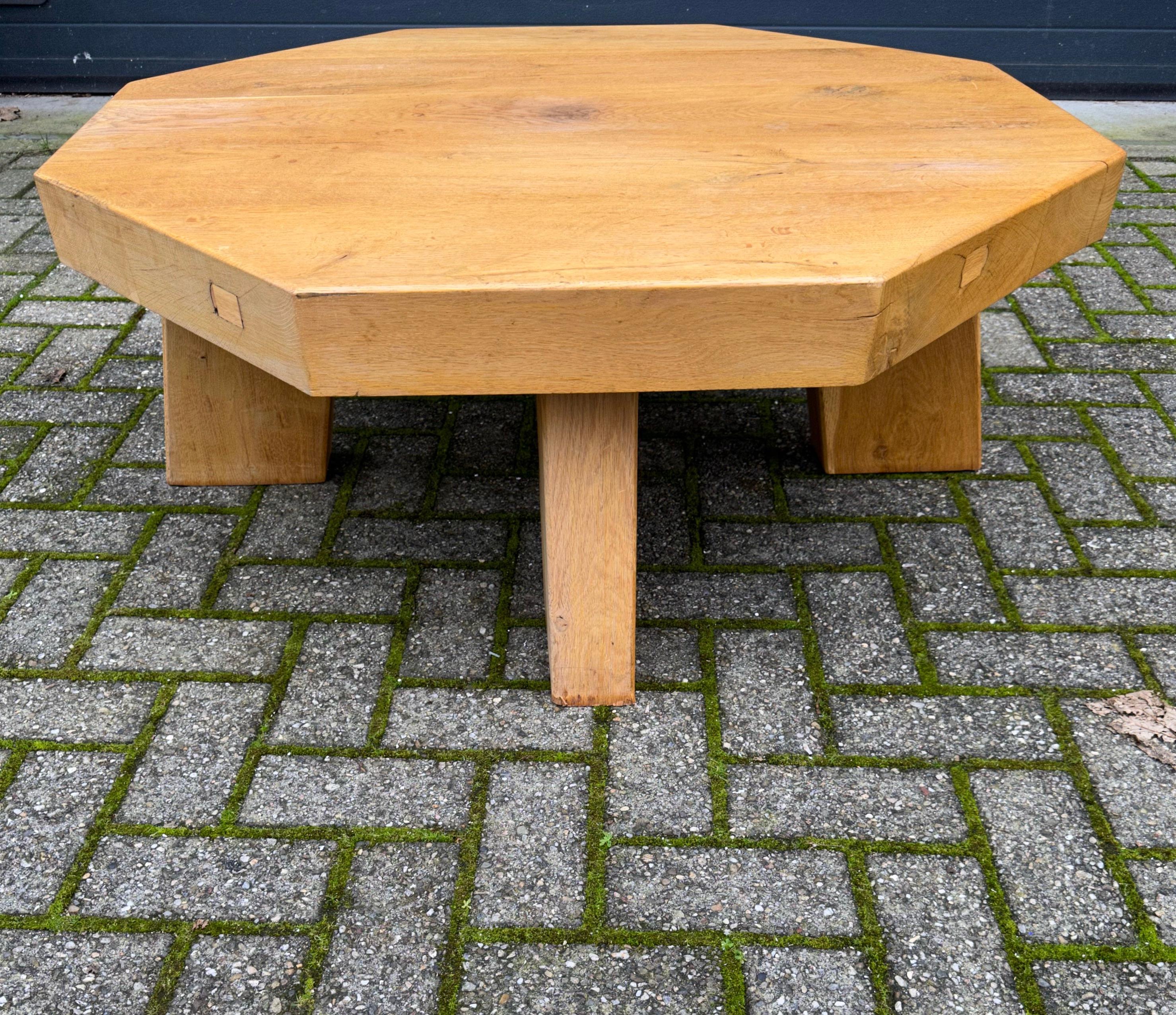 Grande table basse / canapé de style Midcentury, 1960-1970, en chêne massif massif, de taille mammouth en vente 4