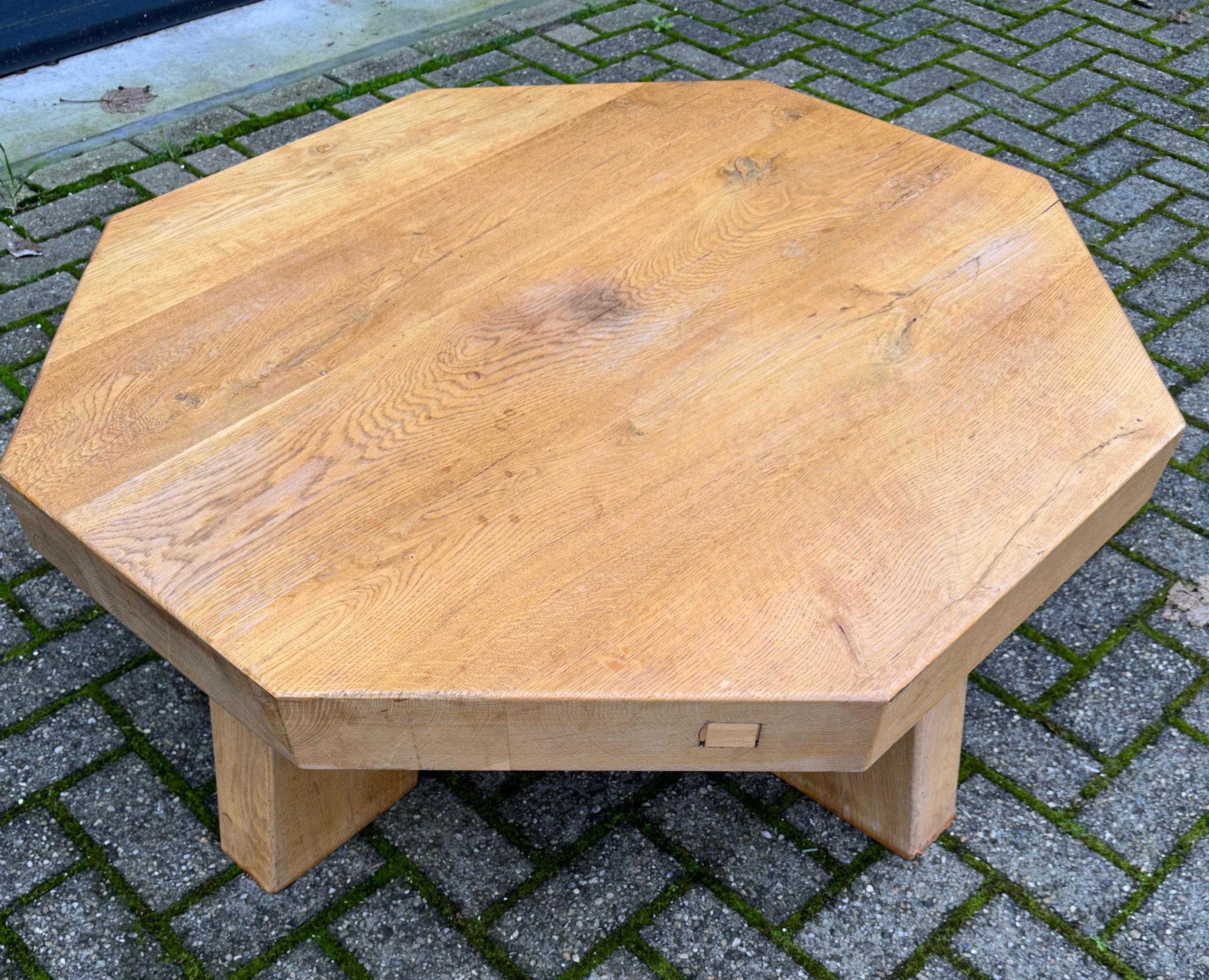 Large Midcentury, 1960-1970 Heavy Solid Oak Mammoth Size Coffee / Couch Table In Good Condition For Sale In Lisse, NL