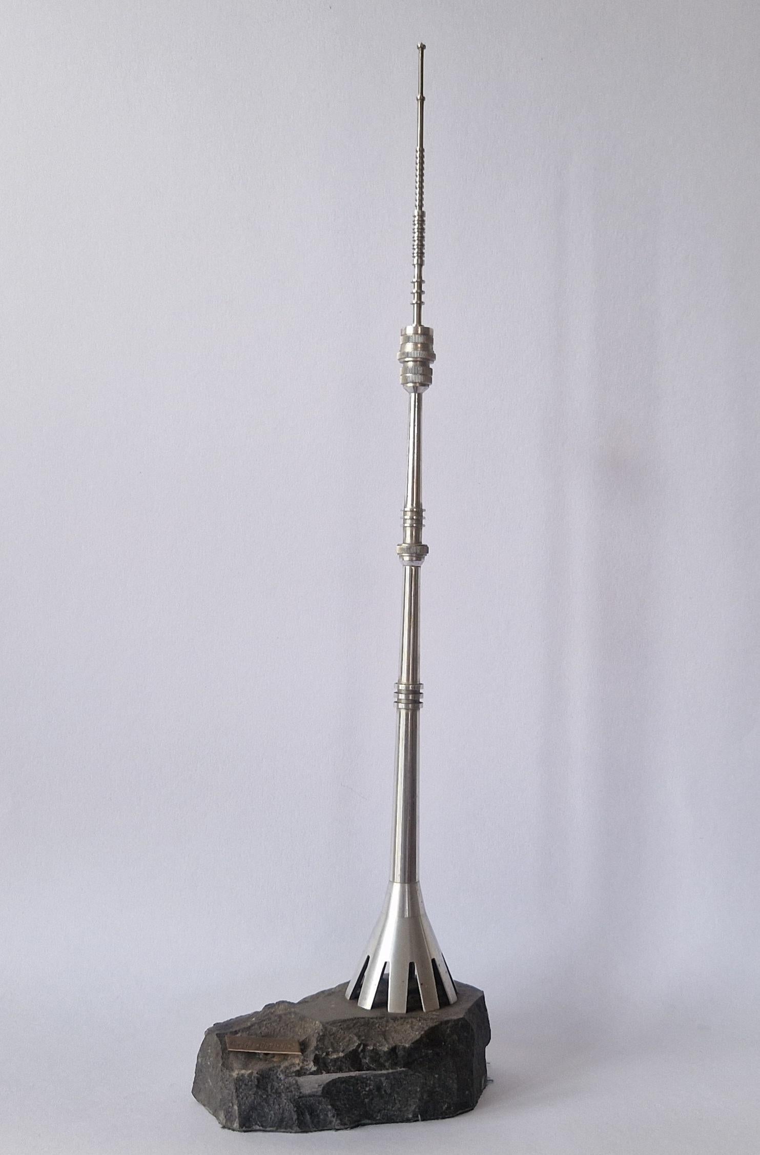 Großer Ostankino-Tisch aus Aluminium aus der Mitte des Jahrhunderts, Moskau, 1970er Jahre im Angebot 4