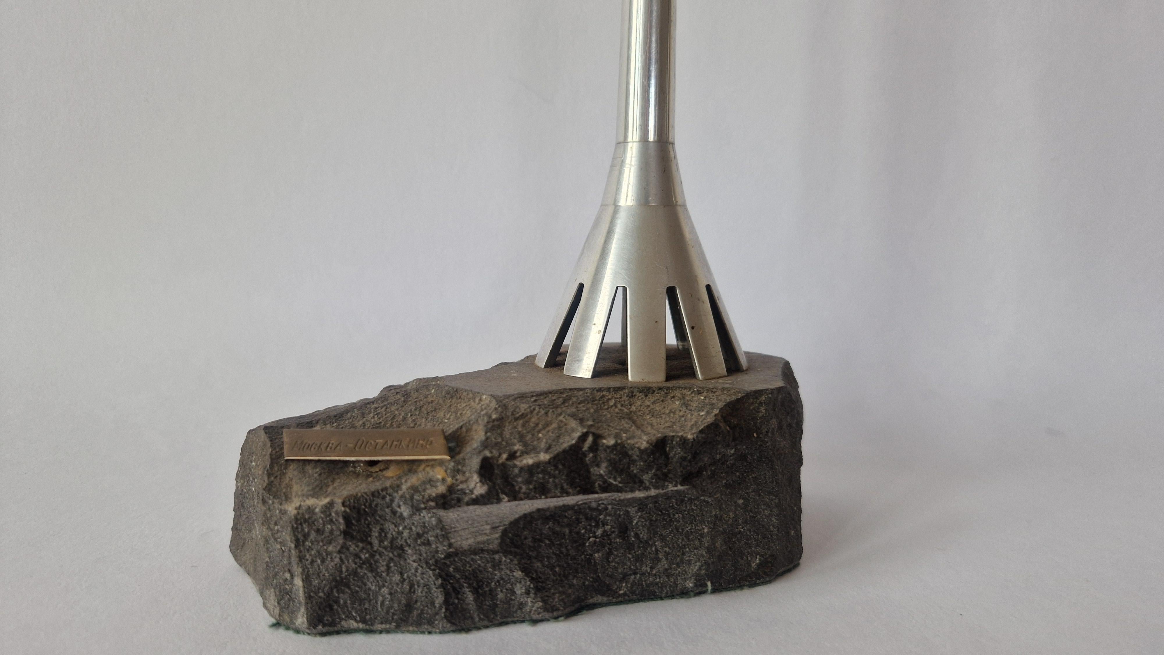 Großer Ostankino-Tisch aus Aluminium aus der Mitte des Jahrhunderts, Moskau, 1970er Jahre (Ende des 20. Jahrhunderts) im Angebot