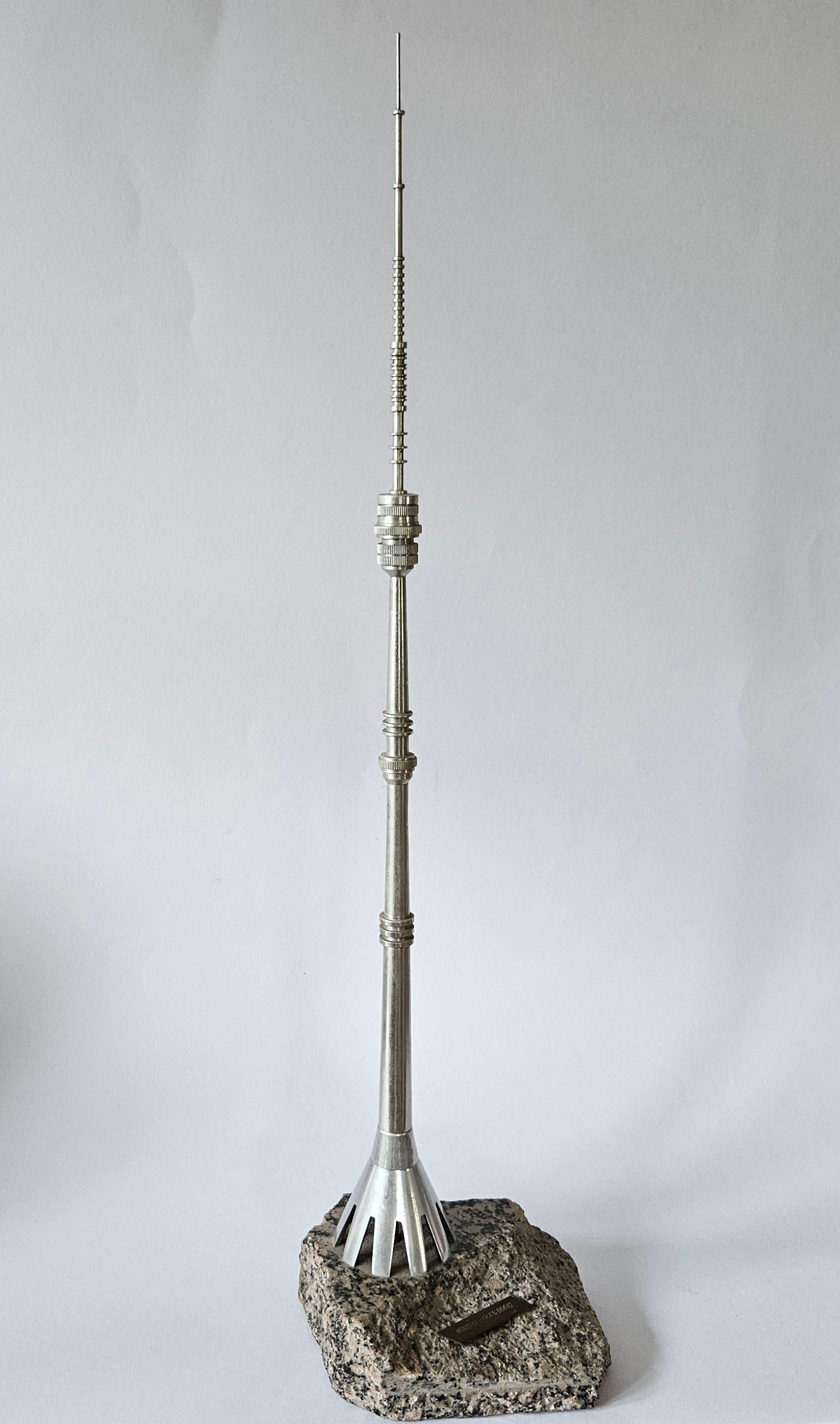 Métal Grande tour de télévision Ostankino en aluminium du milieu du siècle, Moscou, 1970 en vente