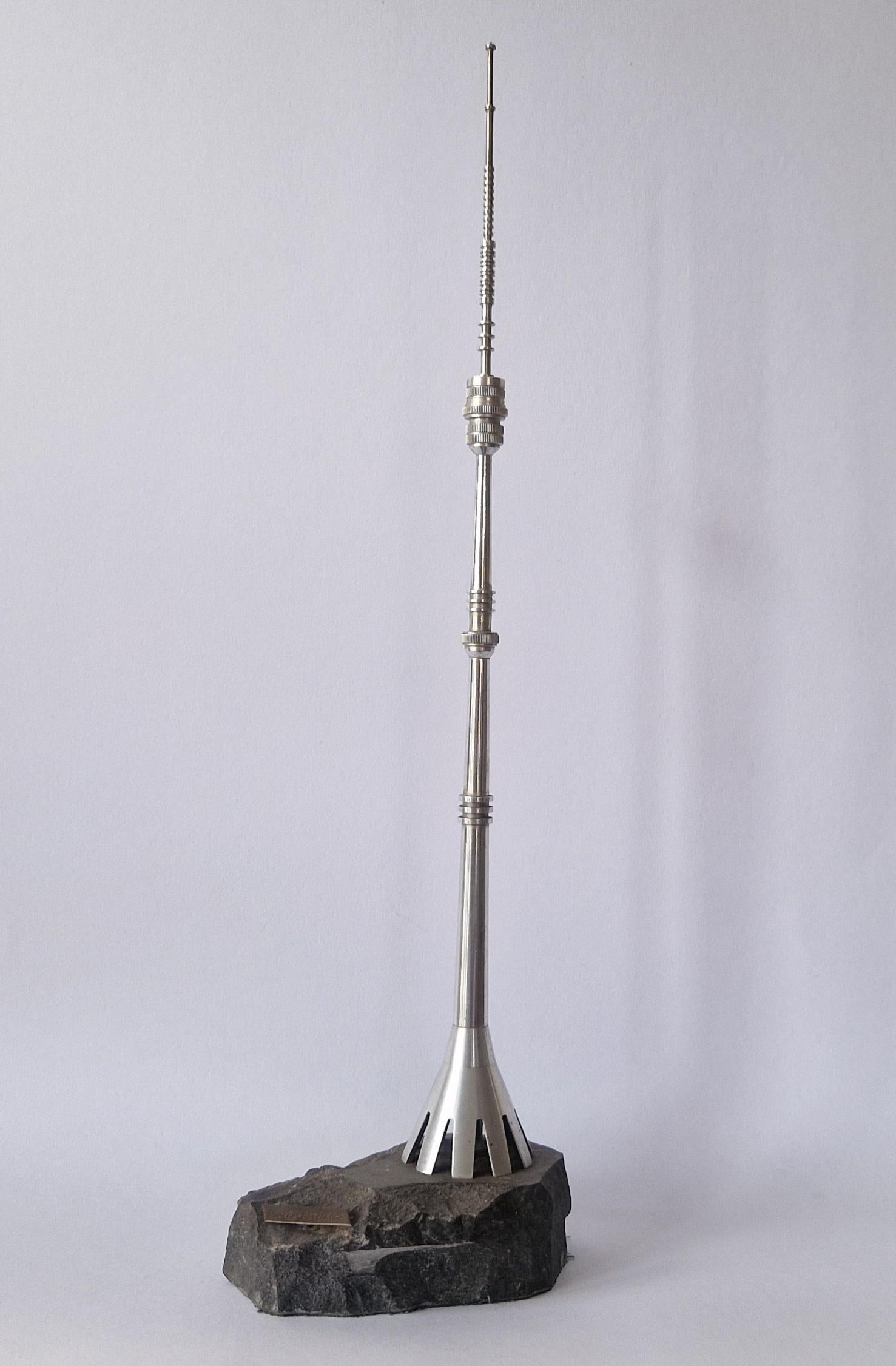 Großer Ostankino-Tisch aus Aluminium aus der Mitte des Jahrhunderts, Moskau, 1970er Jahre im Angebot 3
