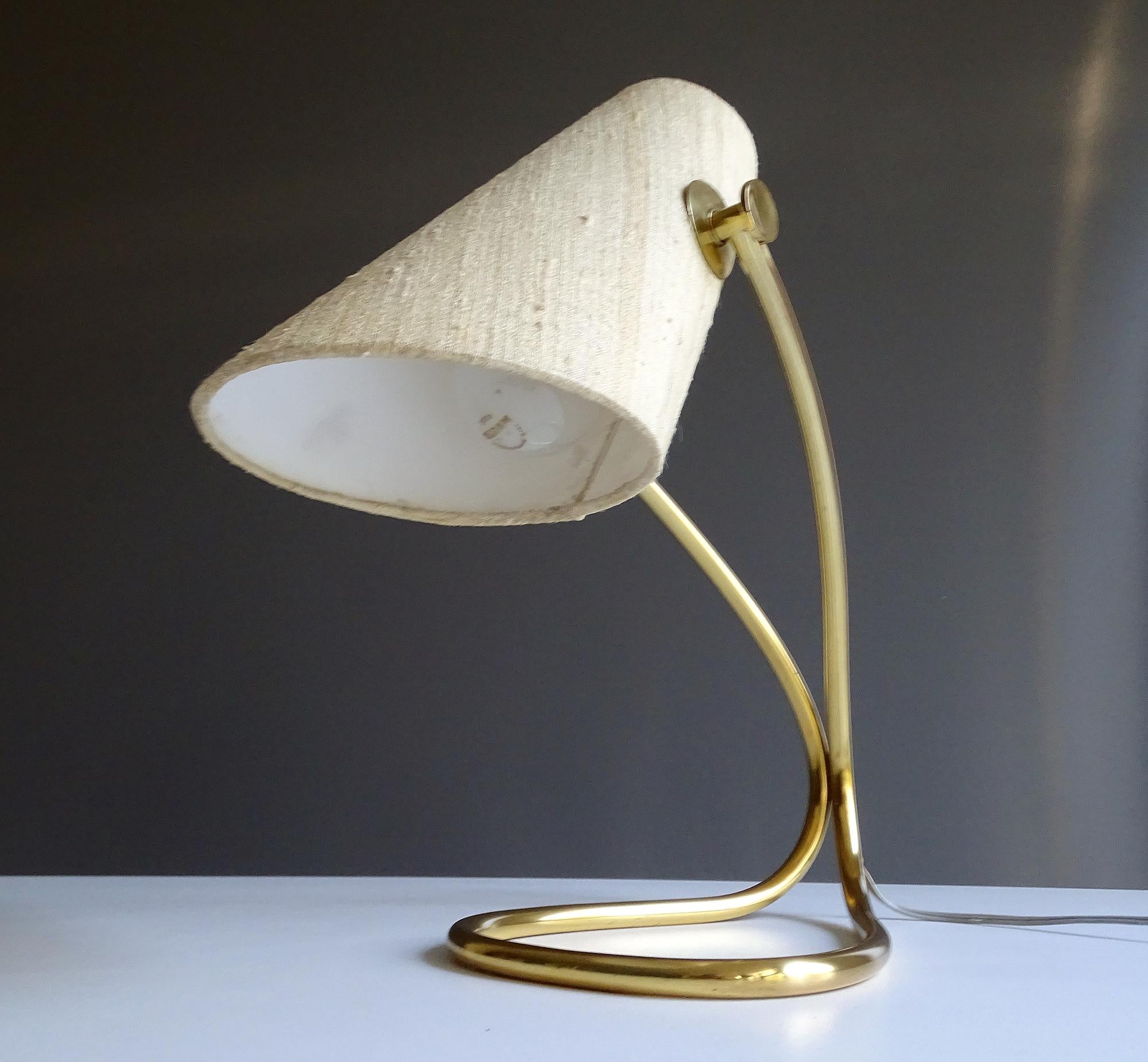 Large MidCentury Austrian Adjustable Nikoll Brass Desk Table Lamp,  1960s  im Angebot 1