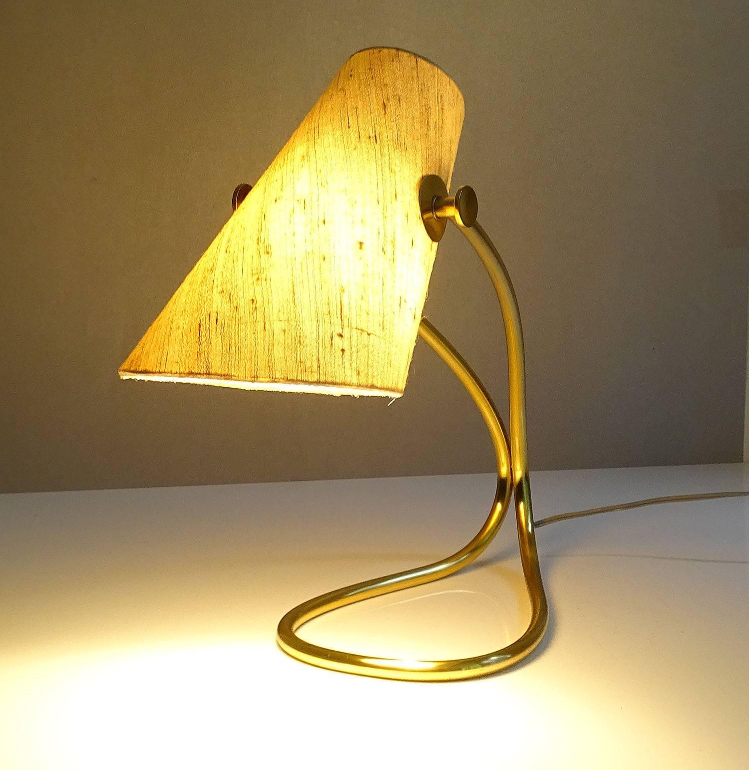 Large MidCentury Austrian Adjustable Nikoll Brass Desk Table Lamp,  1960s  (Messing) im Angebot