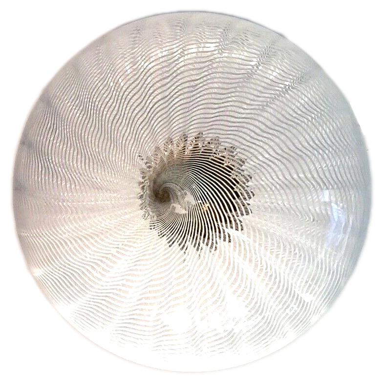 Große Leuchte aus geblasenem Glas aus der Mitte des Jahrhunderts (Mitte des 20. Jahrhunderts) im Angebot