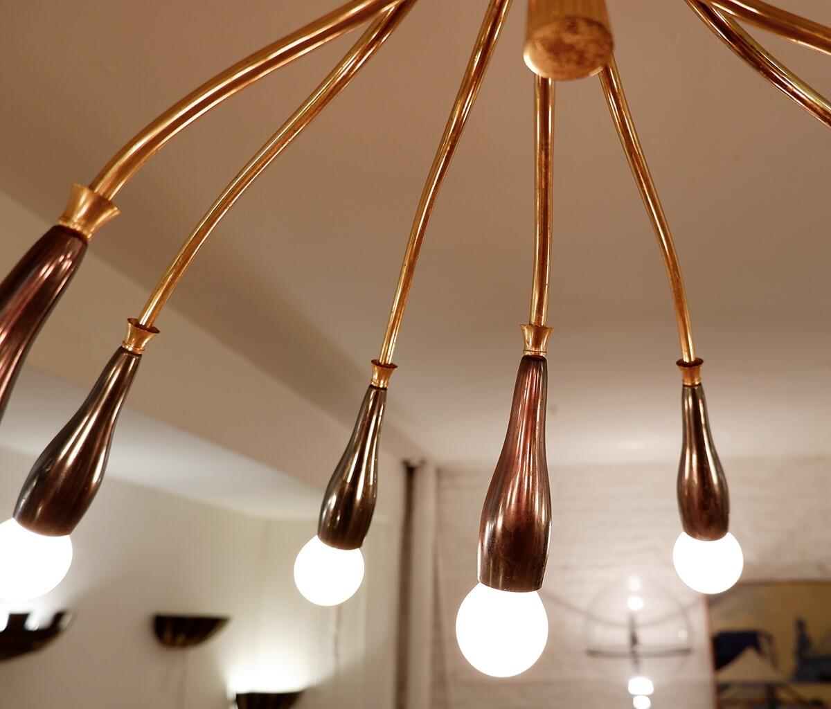 Large Mid-Century Brass 15-Arm Sputnik Chandelier, 1950s In Good Condition In Brussels , BE