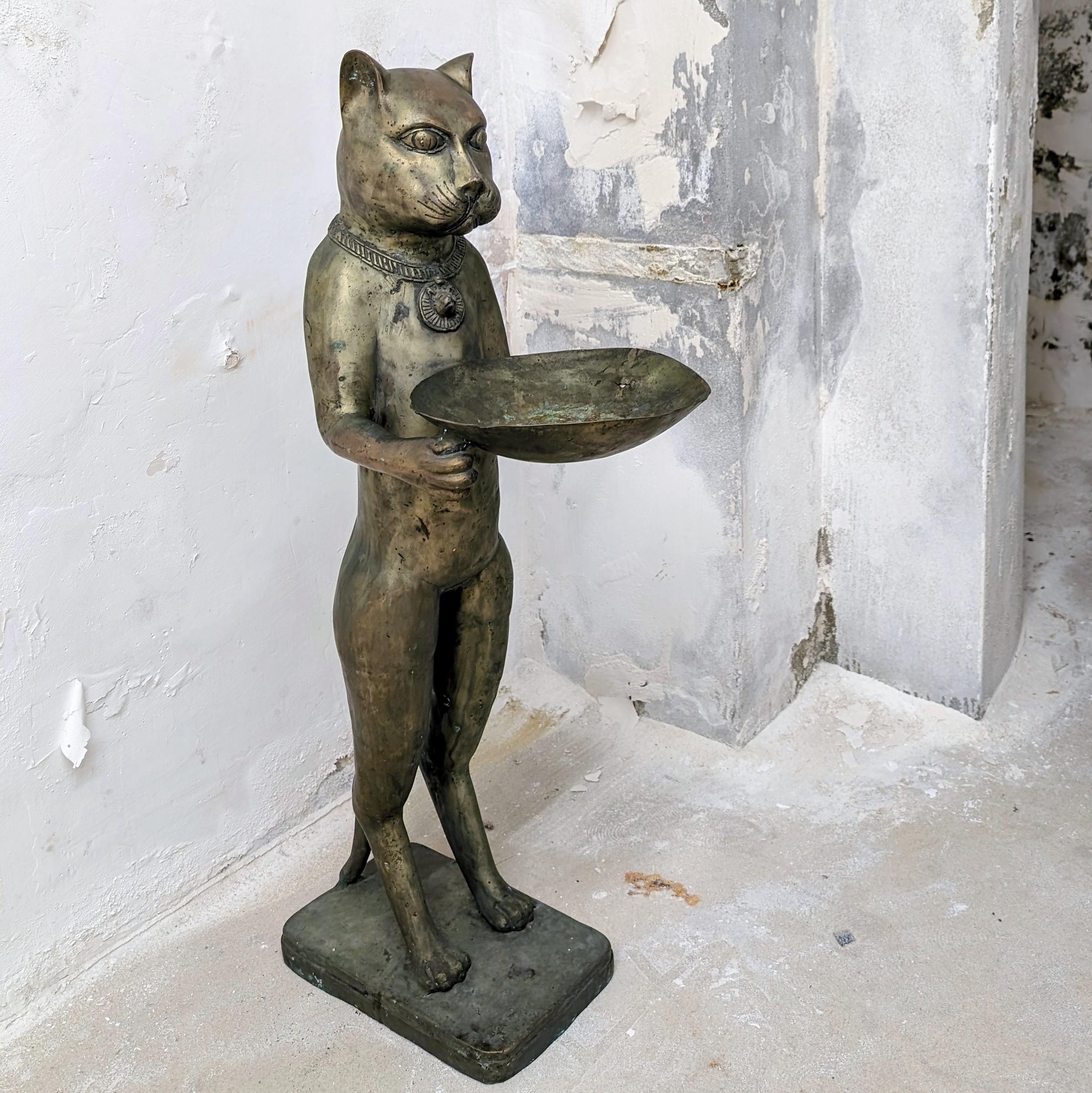 Bohemian Large midcentury brass cat butler floorstanding sculpture, after Giacometti For Sale