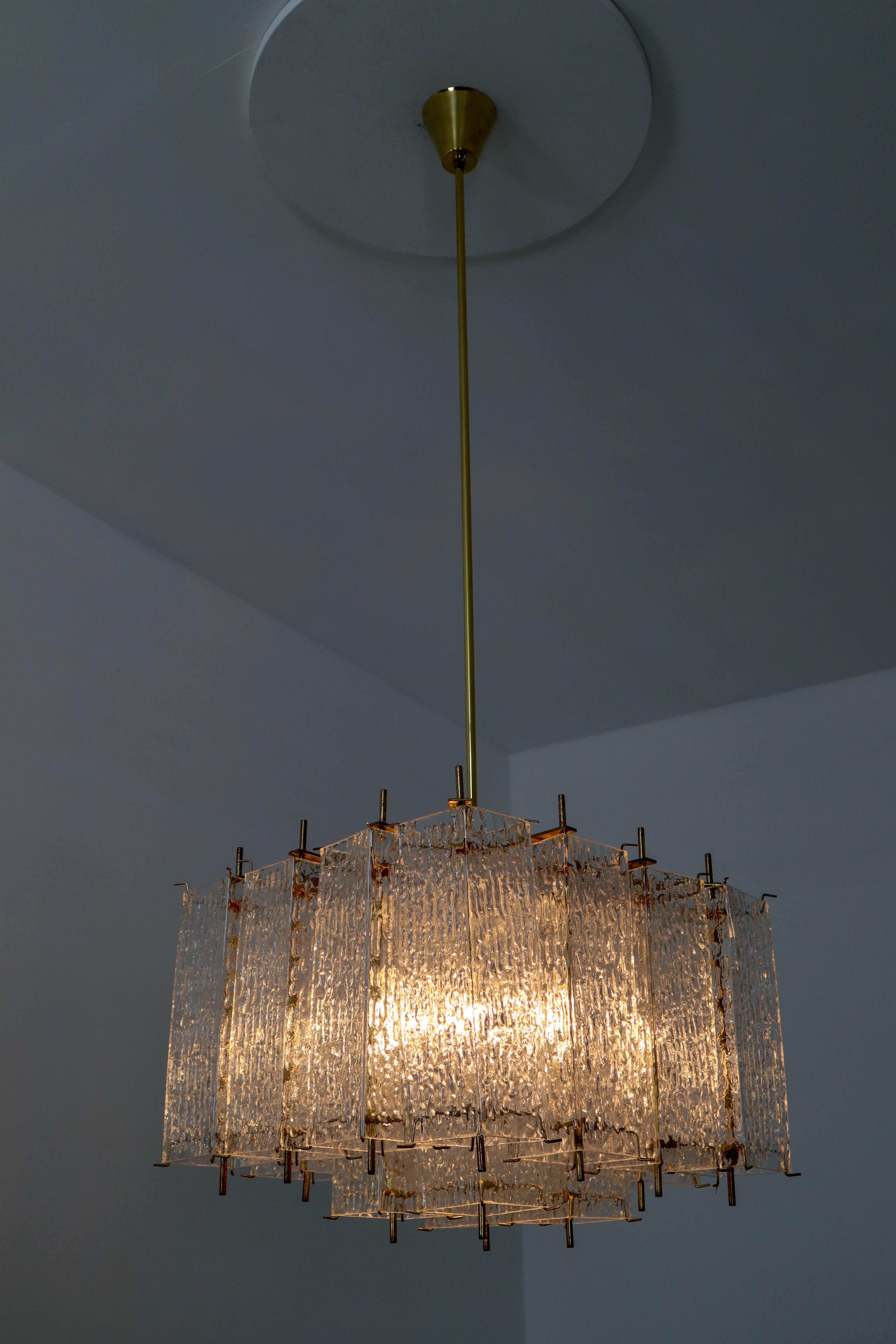 Large Midcentury Chandelier in Structured Glass and Brass from Europe For Sale 2