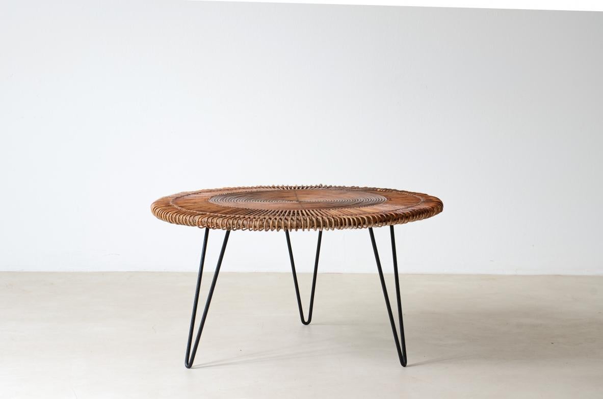 Mid-Century Modern Grande table basse en rotin tressé du milieu du siècle dernier en vente