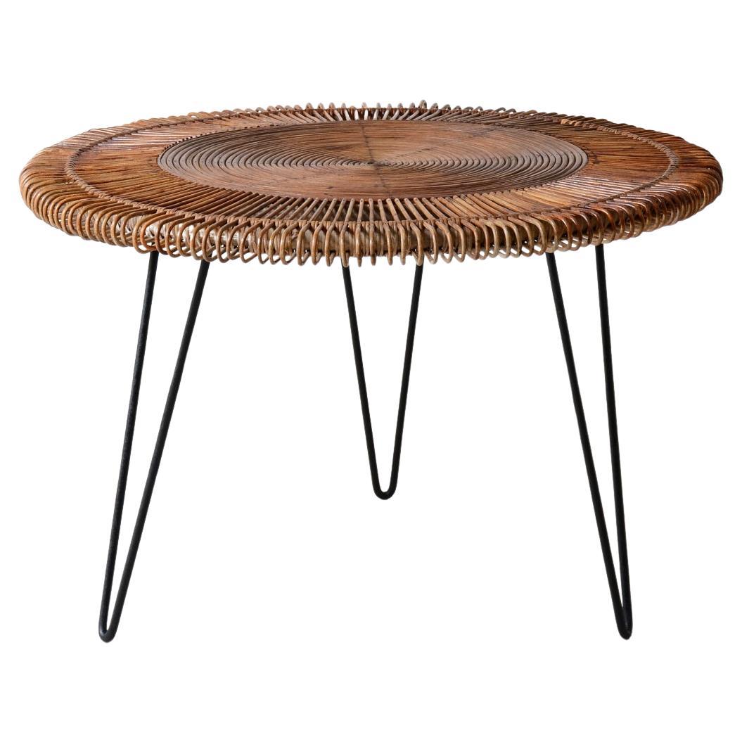 Großer Couchtisch aus geflochtenem Rattan aus der Mitte des Jahrhunderts