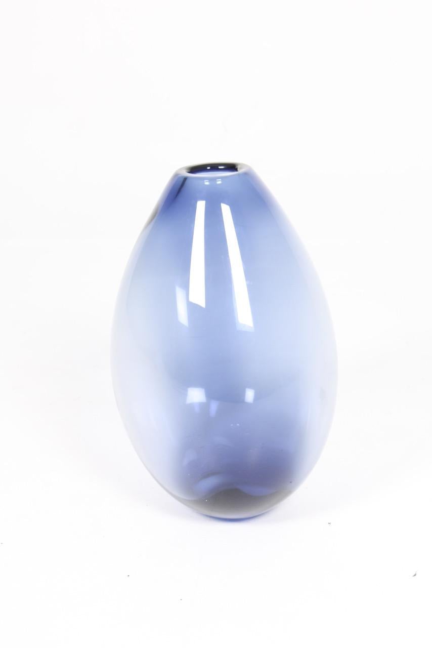 Large Midcentury Drop Vase in Blue Glass by Per Lütken, 1950s In Good Condition In Lejre, DK