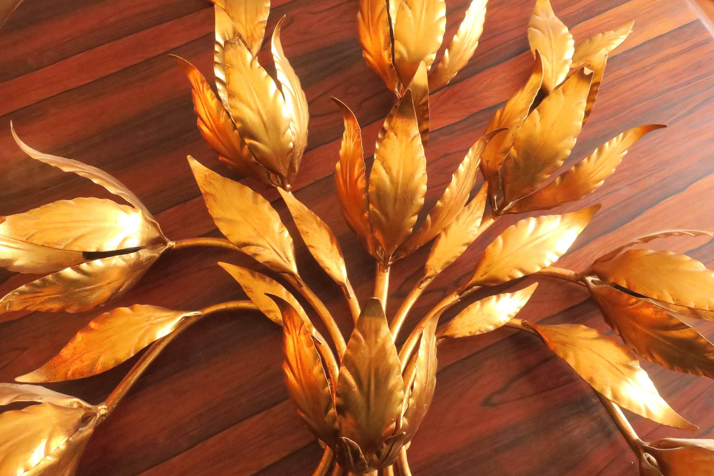 Large midcentury Gilt Tole Sconce with Nine Lights  In Good Condition For Sale In Berlin, DE