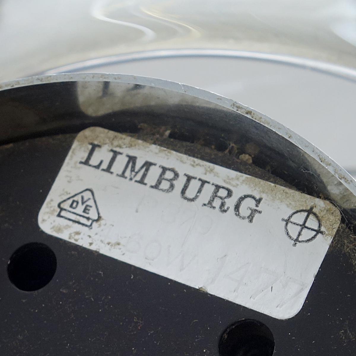 Mid-Century moderno Grande ciondolo a sfera in vetro del Medioevo con hardware cromato di Glasshütte Limburg in vendita