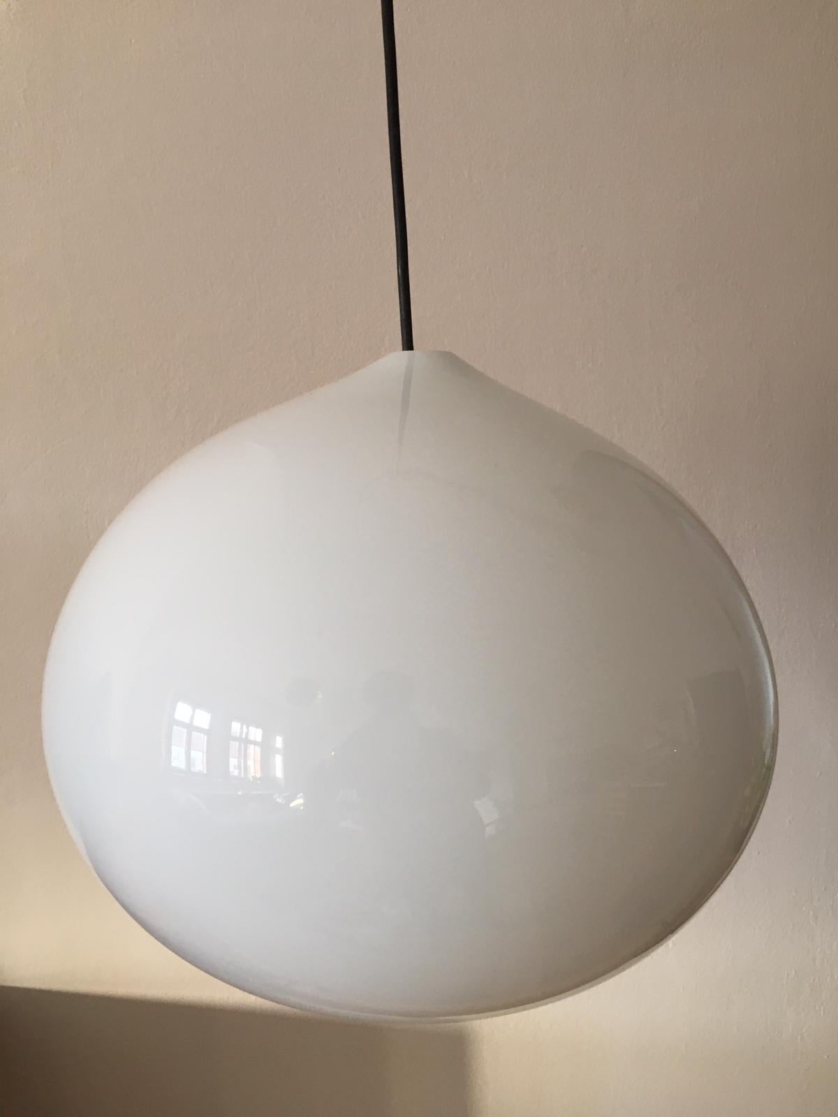 Italian Large Midcentury Glass Pendant by Alessandro Pianon for Vistosi For Sale