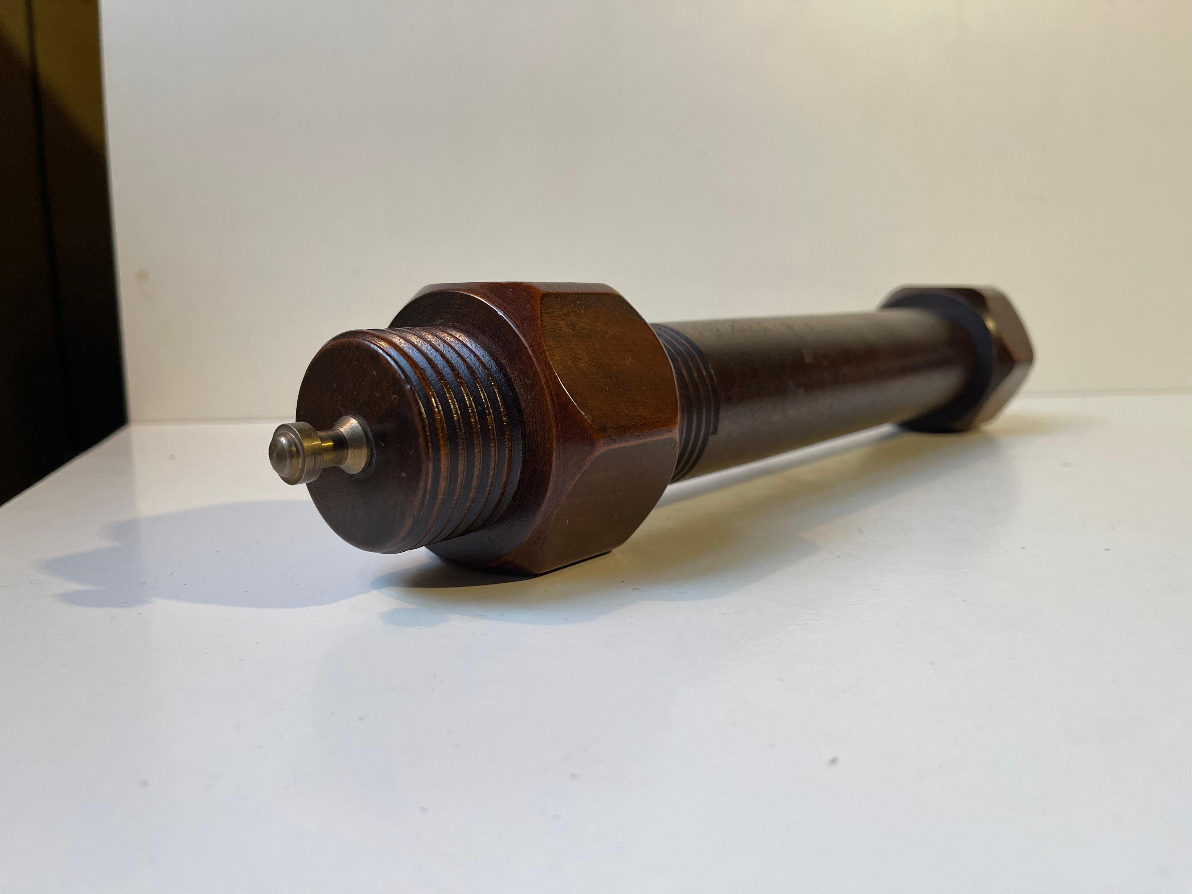 Großes industrielles Salz- und Pfeffermühlenset aus der Mitte des Jahrhunderts, 1970er Jahre (Industriell) im Angebot