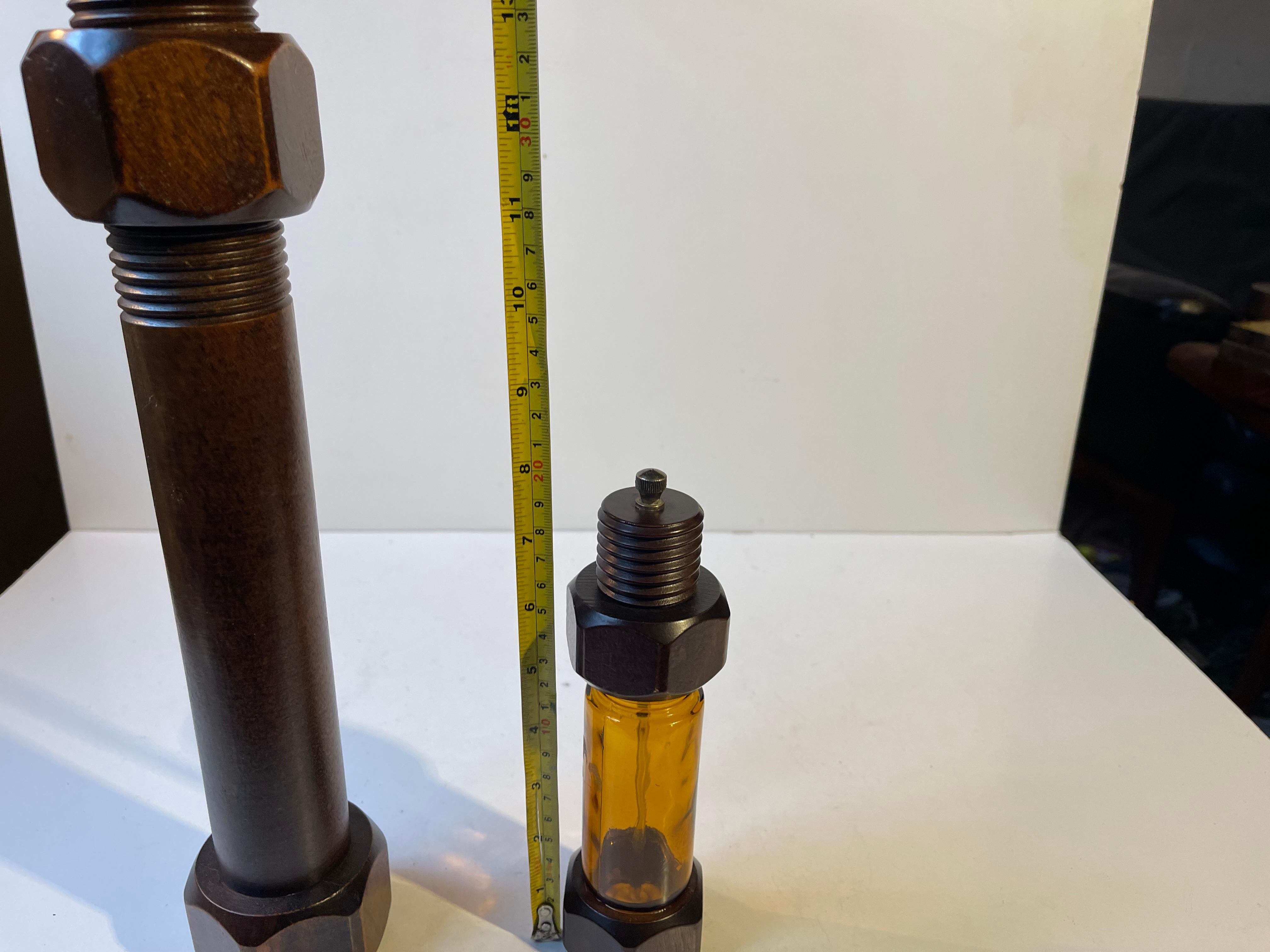 Großes industrielles Salz- und Pfeffermühlenset aus der Mitte des Jahrhunderts, 1970er Jahre im Angebot 1