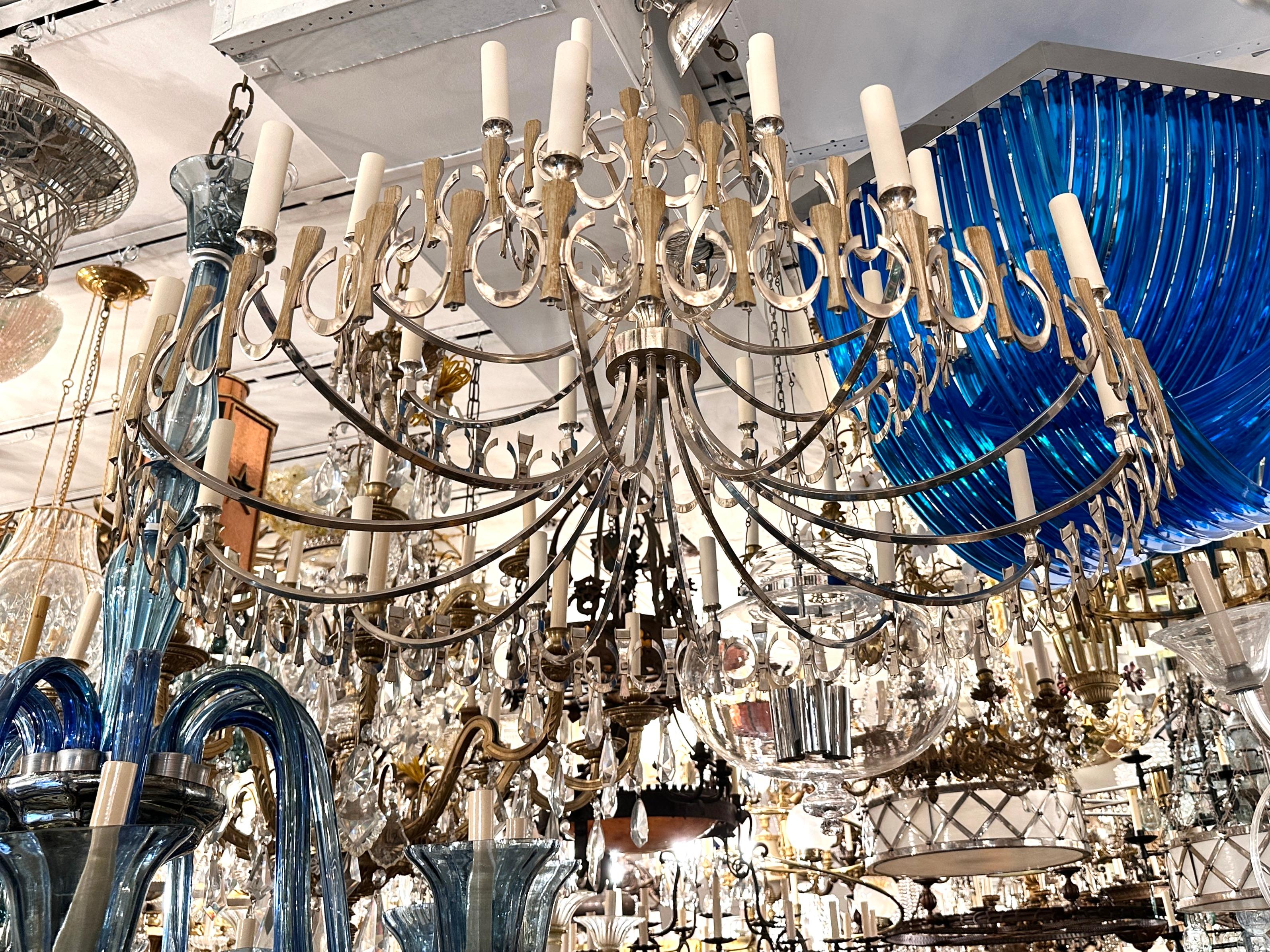 Large Midcentury Italian Chandelier For Sale 2