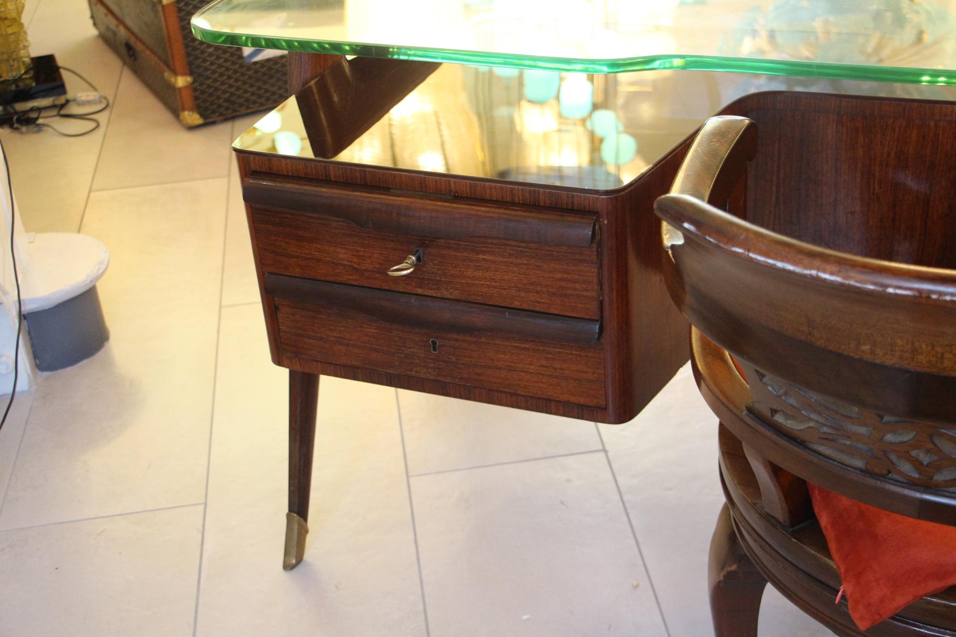 Großer italienischer geschäftsführender Schreibtisch aus der Mitte des Jahrhunderts von Vittorio Dassi im Angebot 4