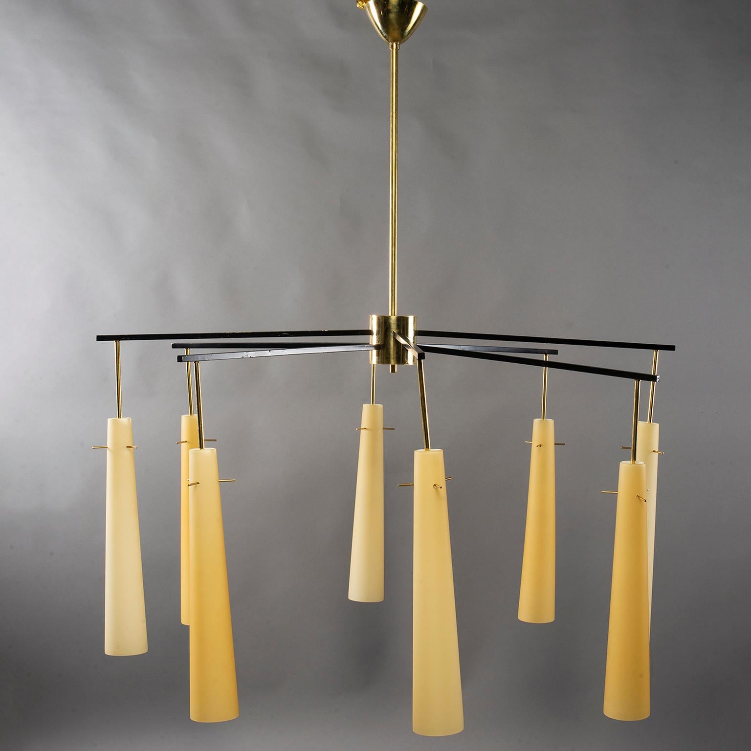 20ième siècle Grand luminaire italien à huit lumières de style Stilnovo du milieu du siècle dernier en vente