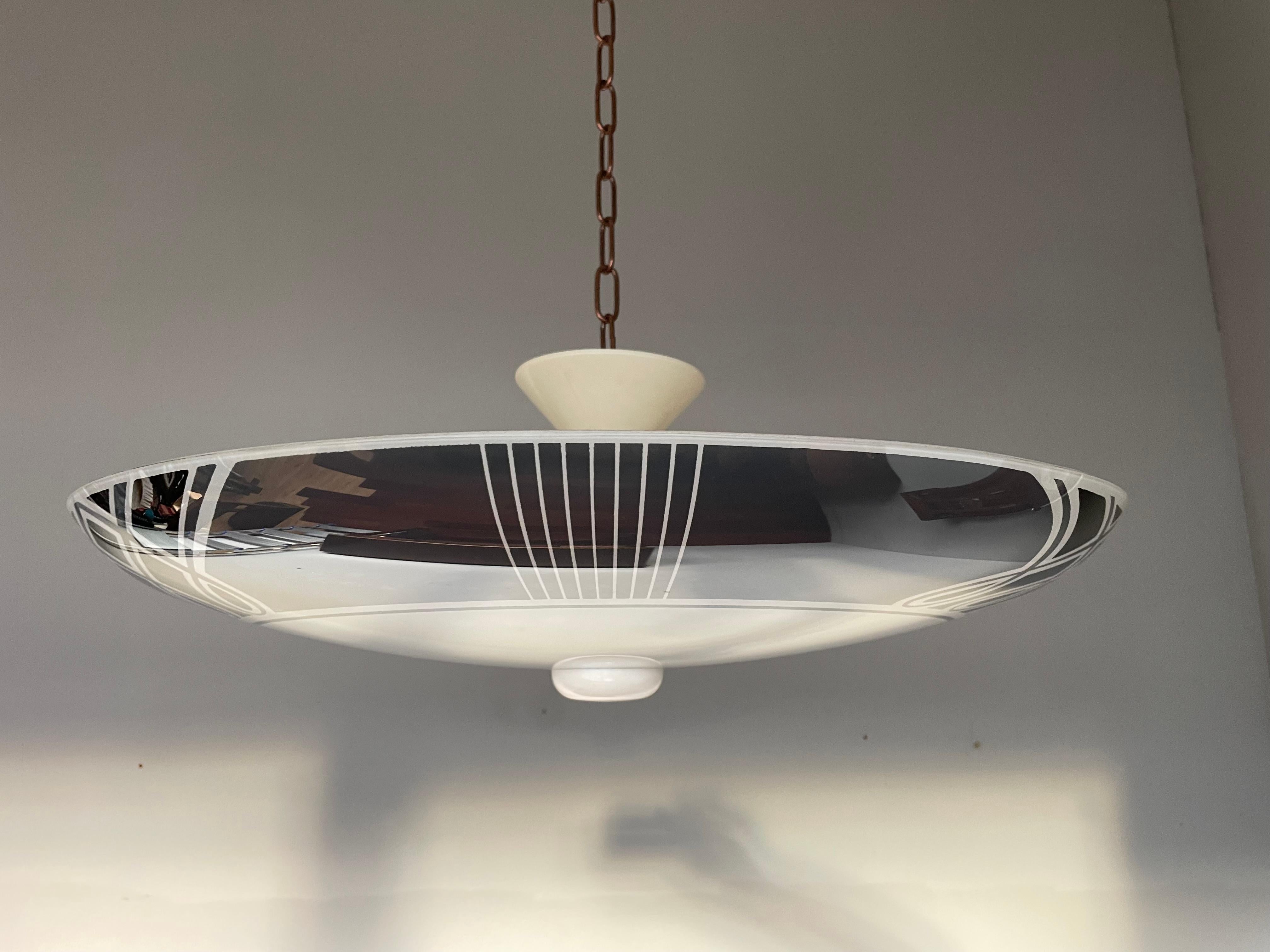 Grande lampe encastrée en verre noir et blanc, moderne du milieu du siècle dernier / lampe pendante The Modern Age 11