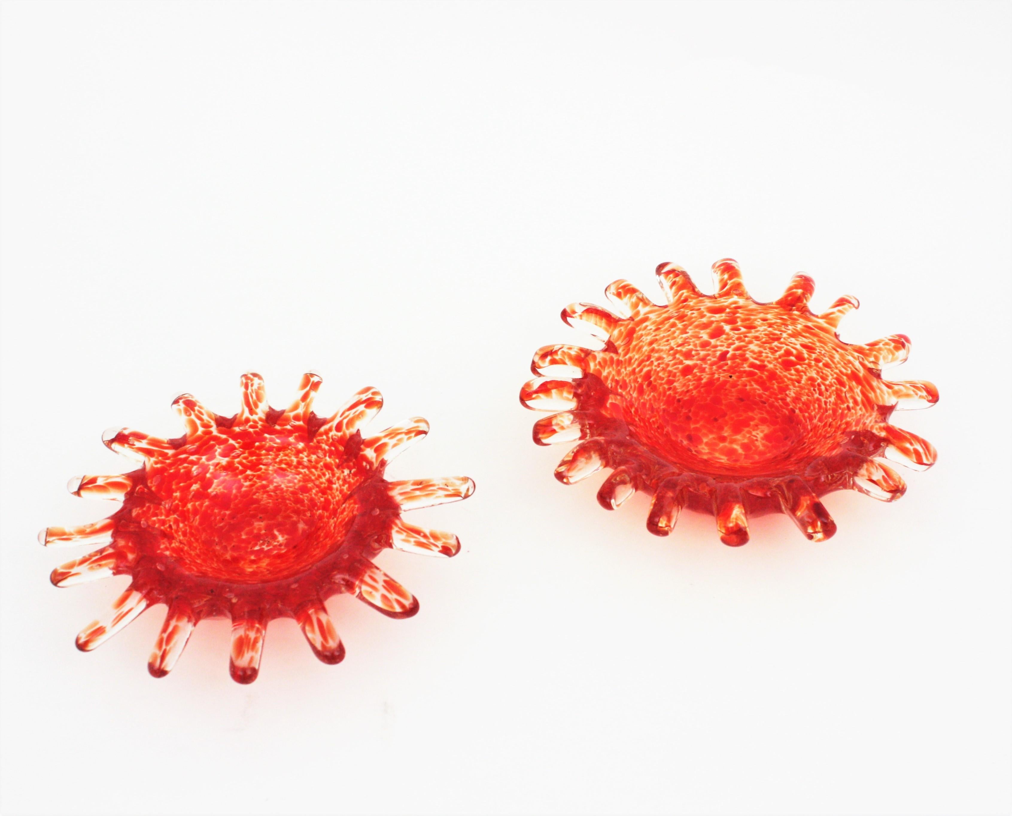 Grande ciotola in vetro artistico di Murano arancione a raggiera della metà del secolo scorso in vendita 3