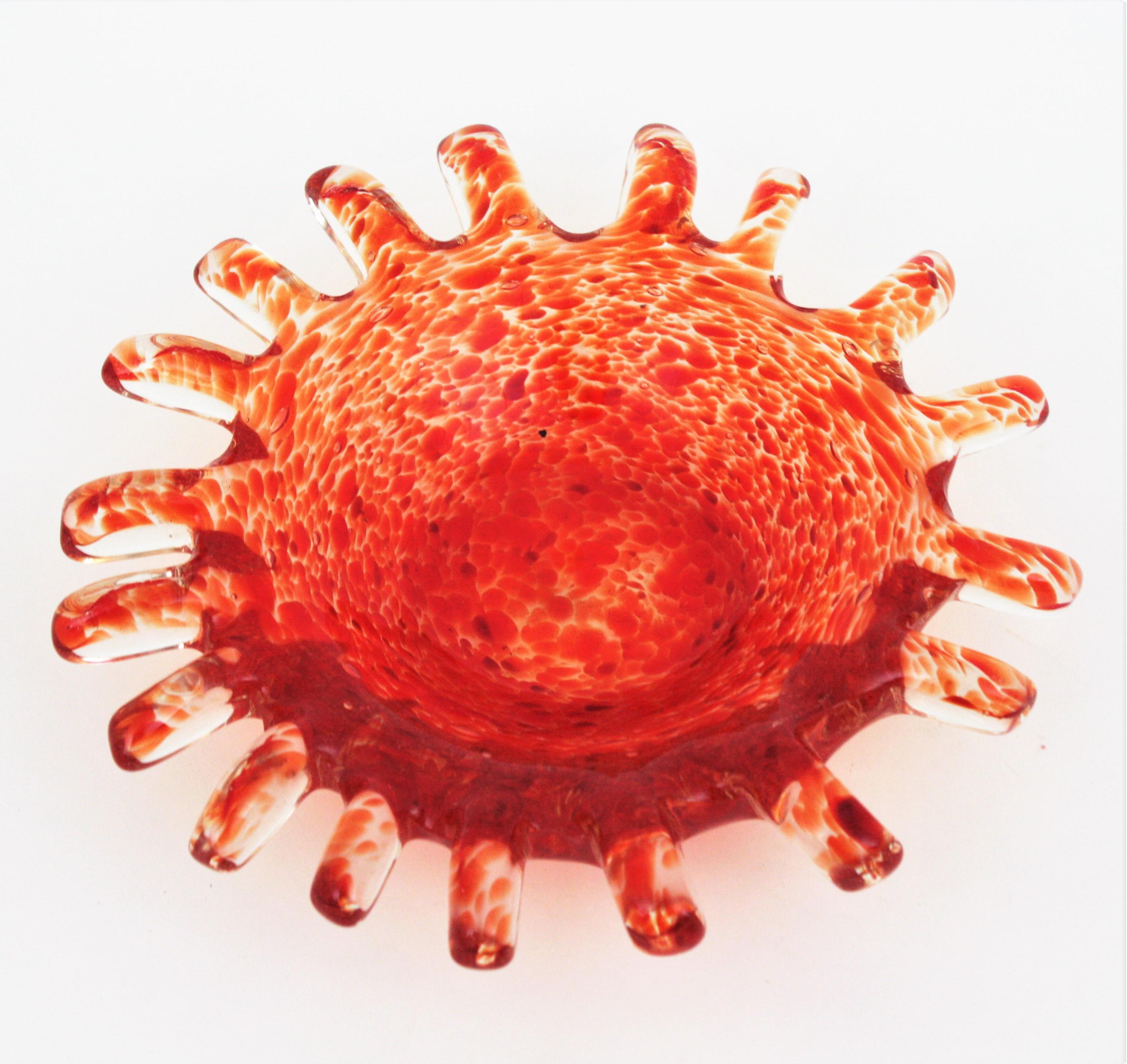 Large Midcentury Murano Orange Sunburst Art Glass Bowl In Good Condition For Sale In Barcelona, ES