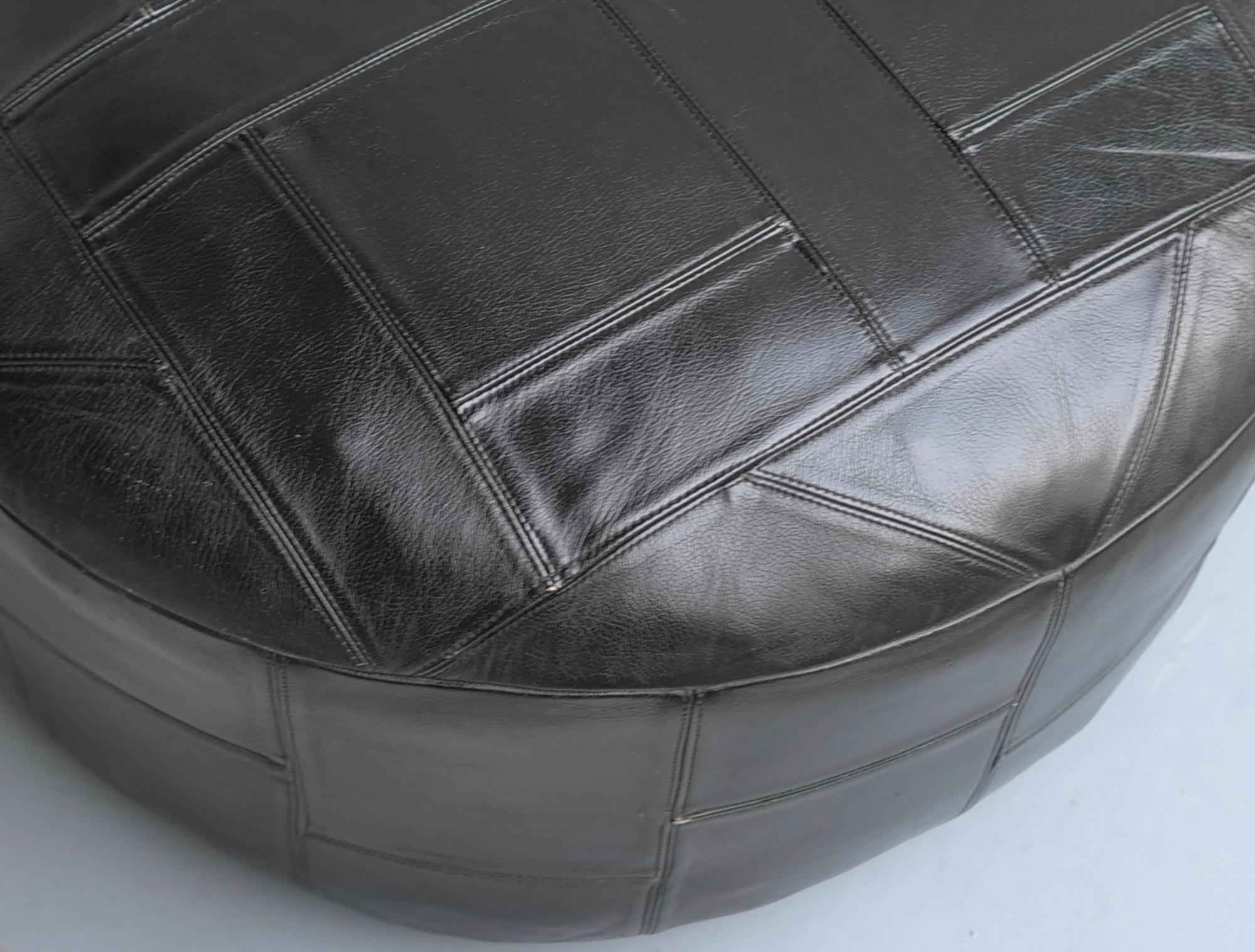 Large Midcentury Patchwork Pouf in Black Leather In Good Condition In Den Haag, NL