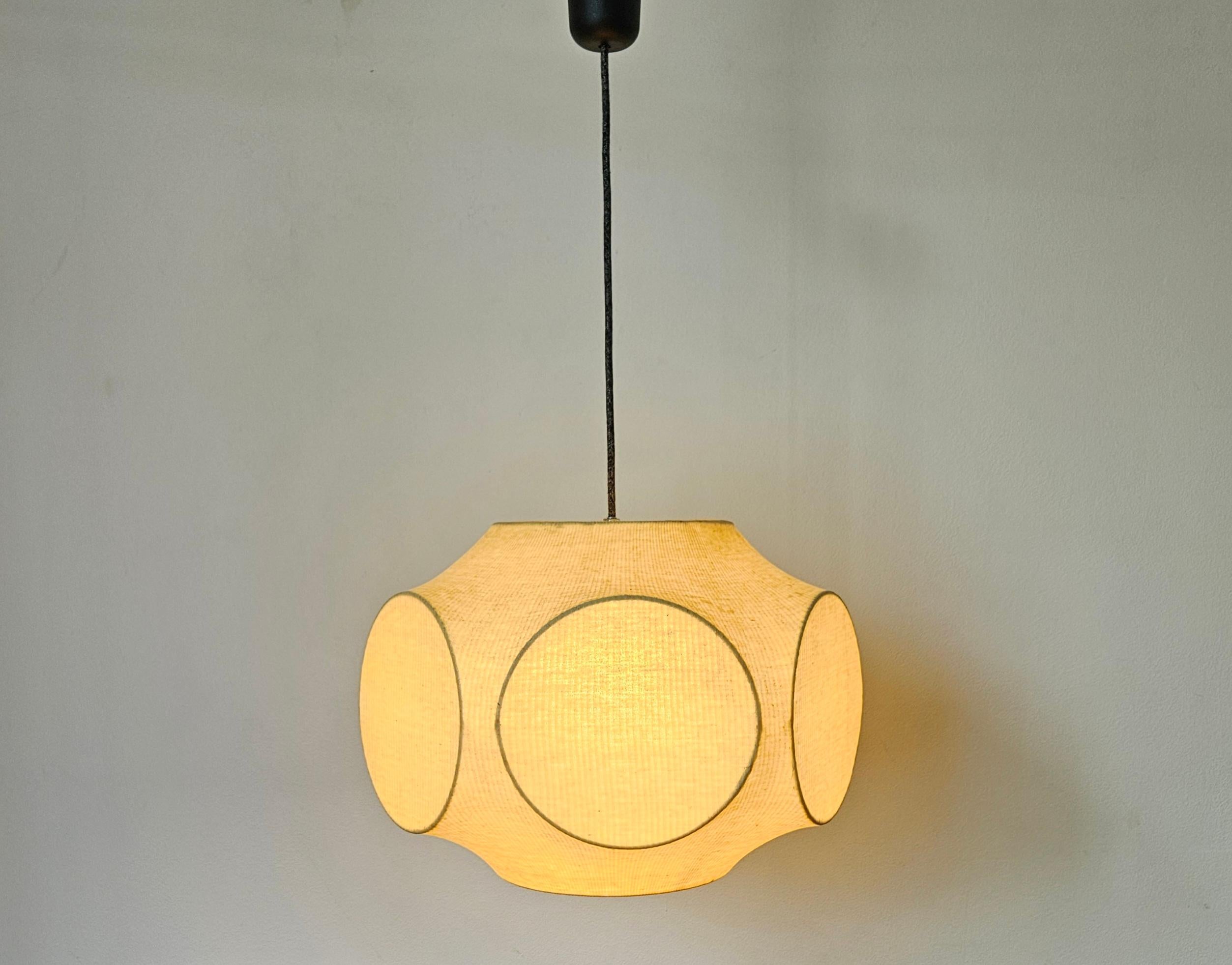 Grand pendentif cocon conçu par Achille Castiglioni, Italie, années 1960 en vente 10