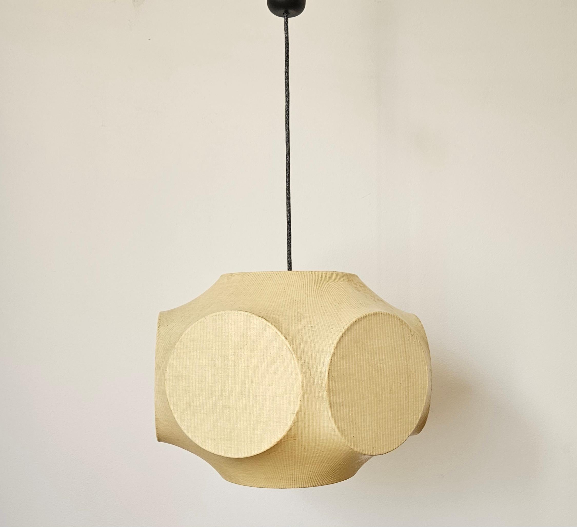 Grand pendentif cocon conçu par Achille Castiglioni, Italie, années 1960 en vente 2