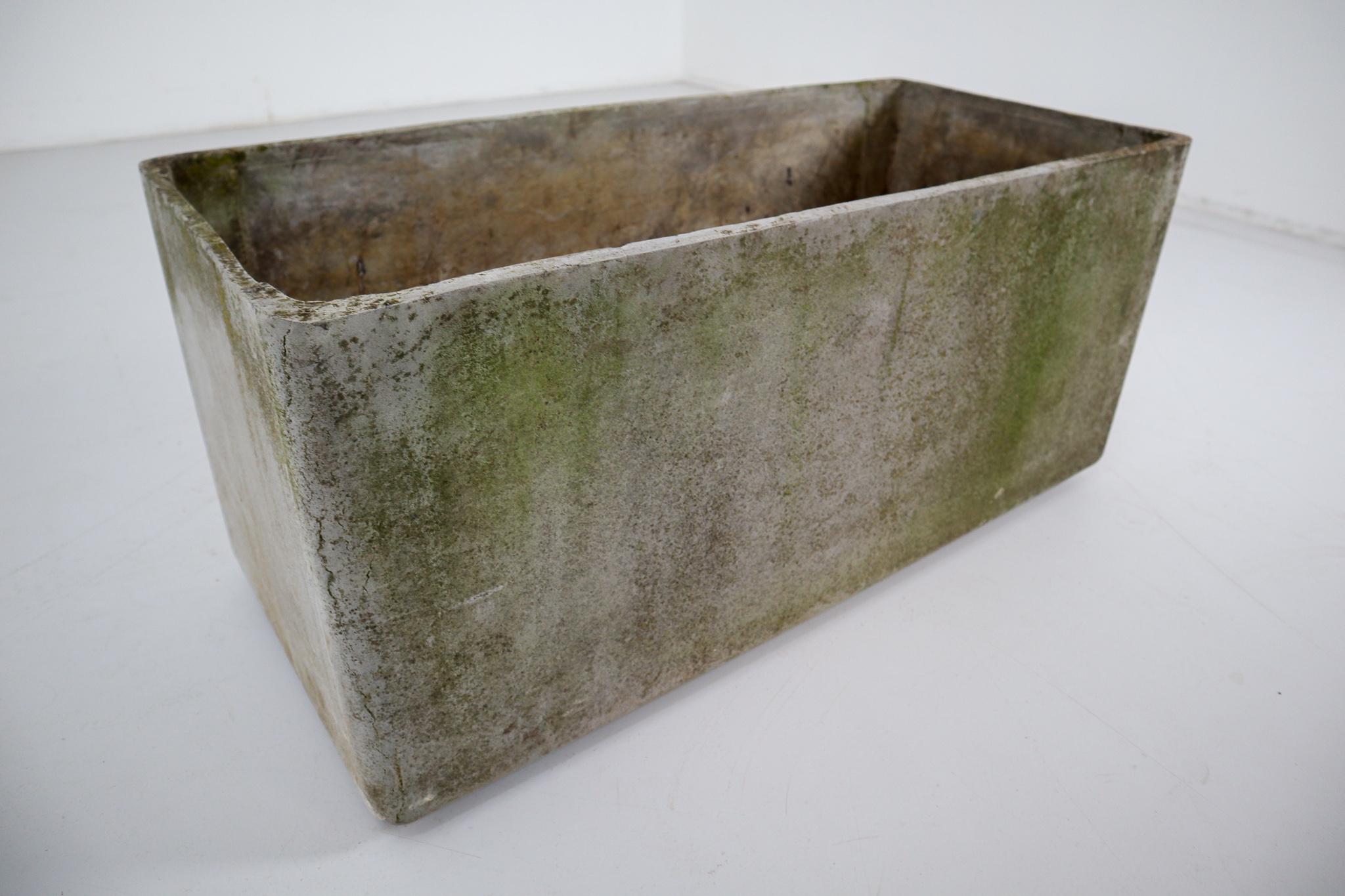 Large Midcentury Planter by Swiss Architect Willy Guhl for Eternit, 1960s In Good Condition In Almelo, NL