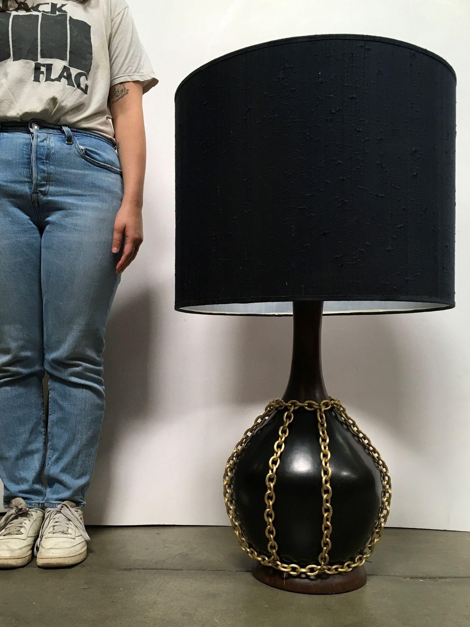 Americano Grande lampada a catena in ceramica del Midcentury con paralume in tonalità oro in vendita