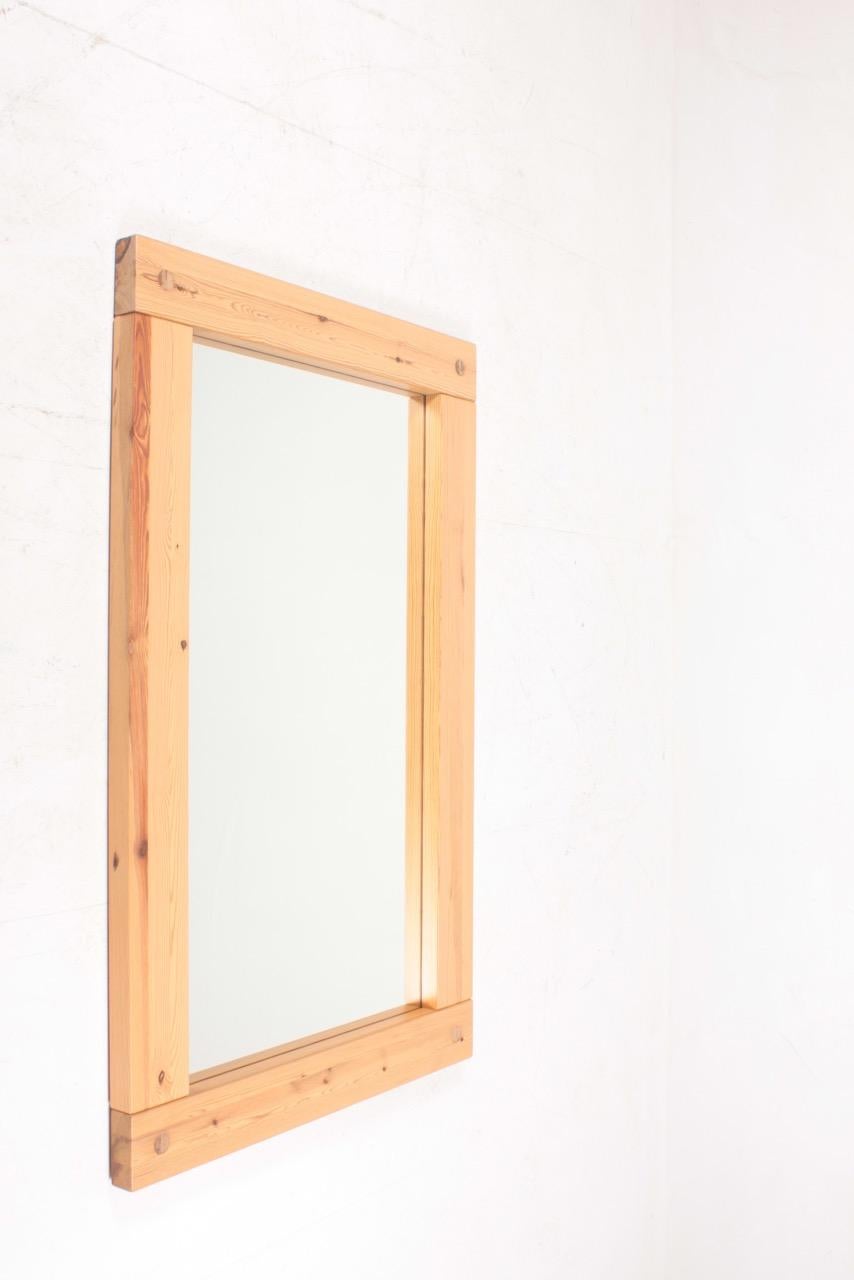 Large Midcentury Scandinavian Mirror in Solid Patinated Pine, 1970s In Good Condition For Sale In Lejre, DK