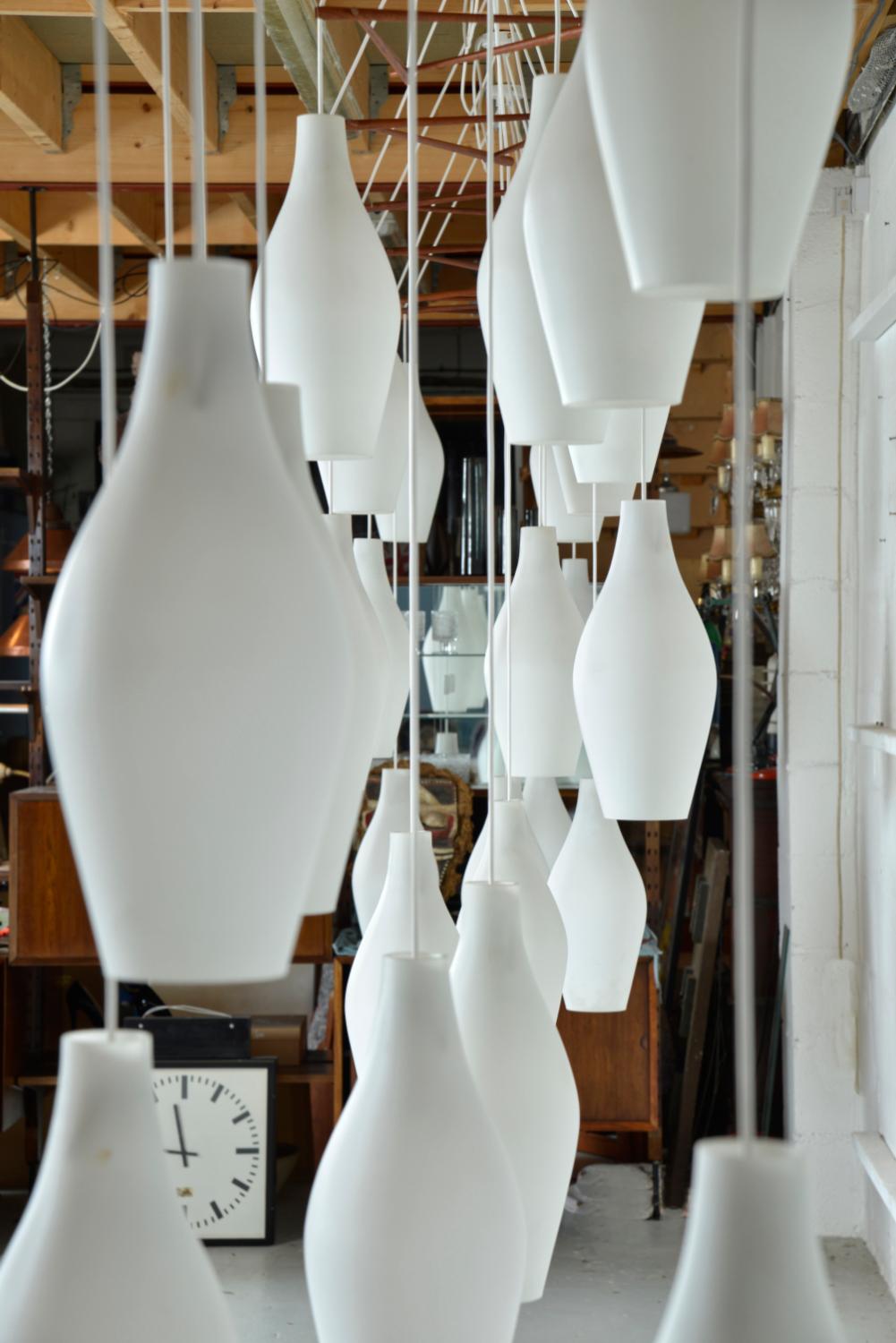30 Set di dieci luci a cascata in teak scandinavo Bar Hotel in vendita 7