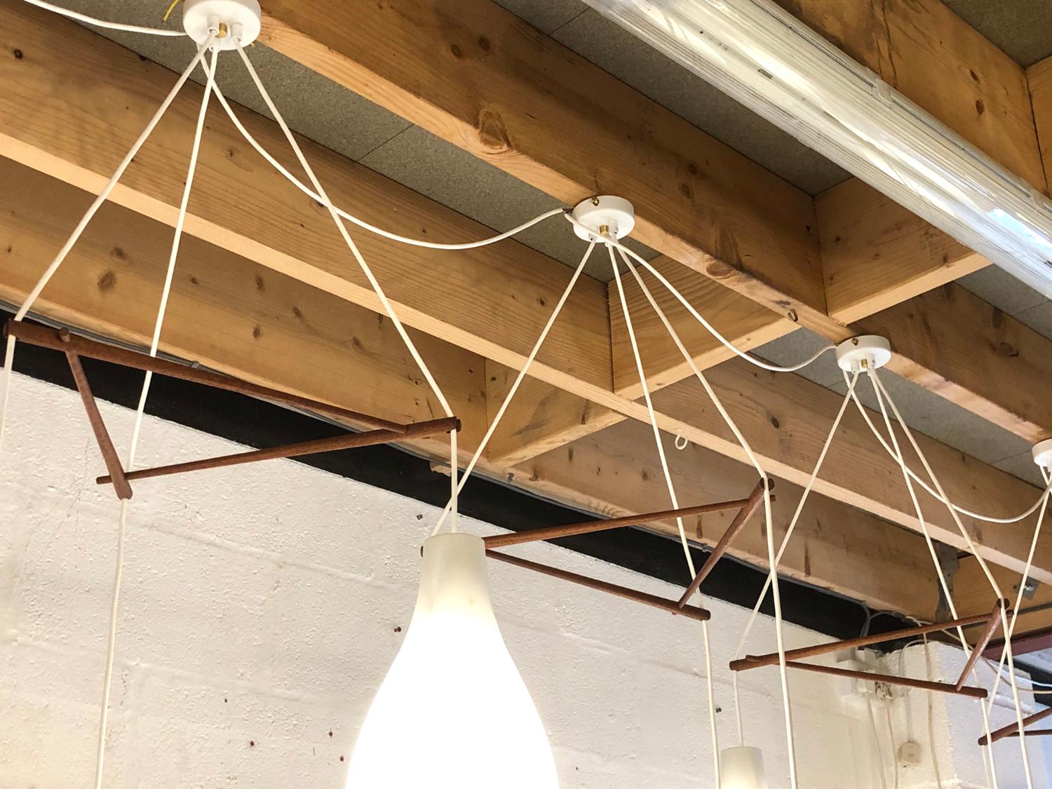 30 Set di dieci luci a cascata in teak scandinavo Bar Hotel in vendita 1