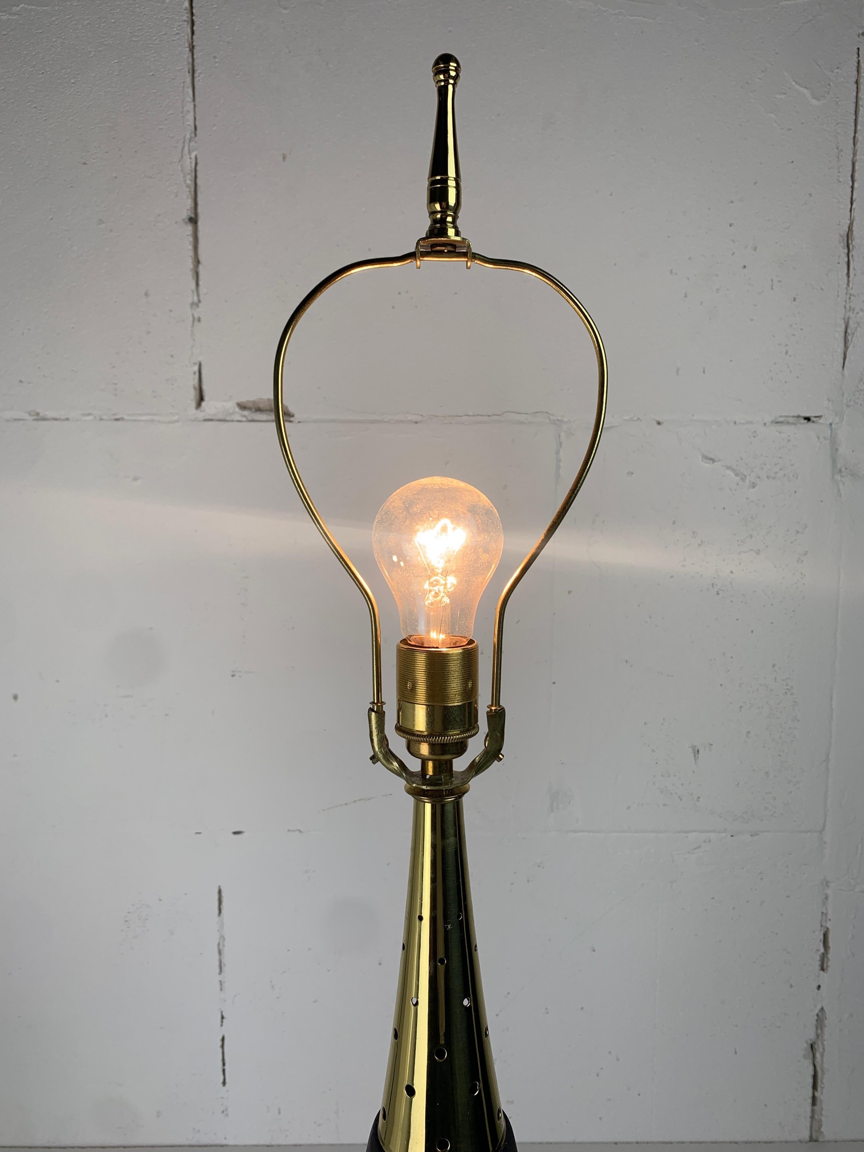Grande lampe de table en laiton de style Sputnik du milieu du siècle, US 1950s en vente 6