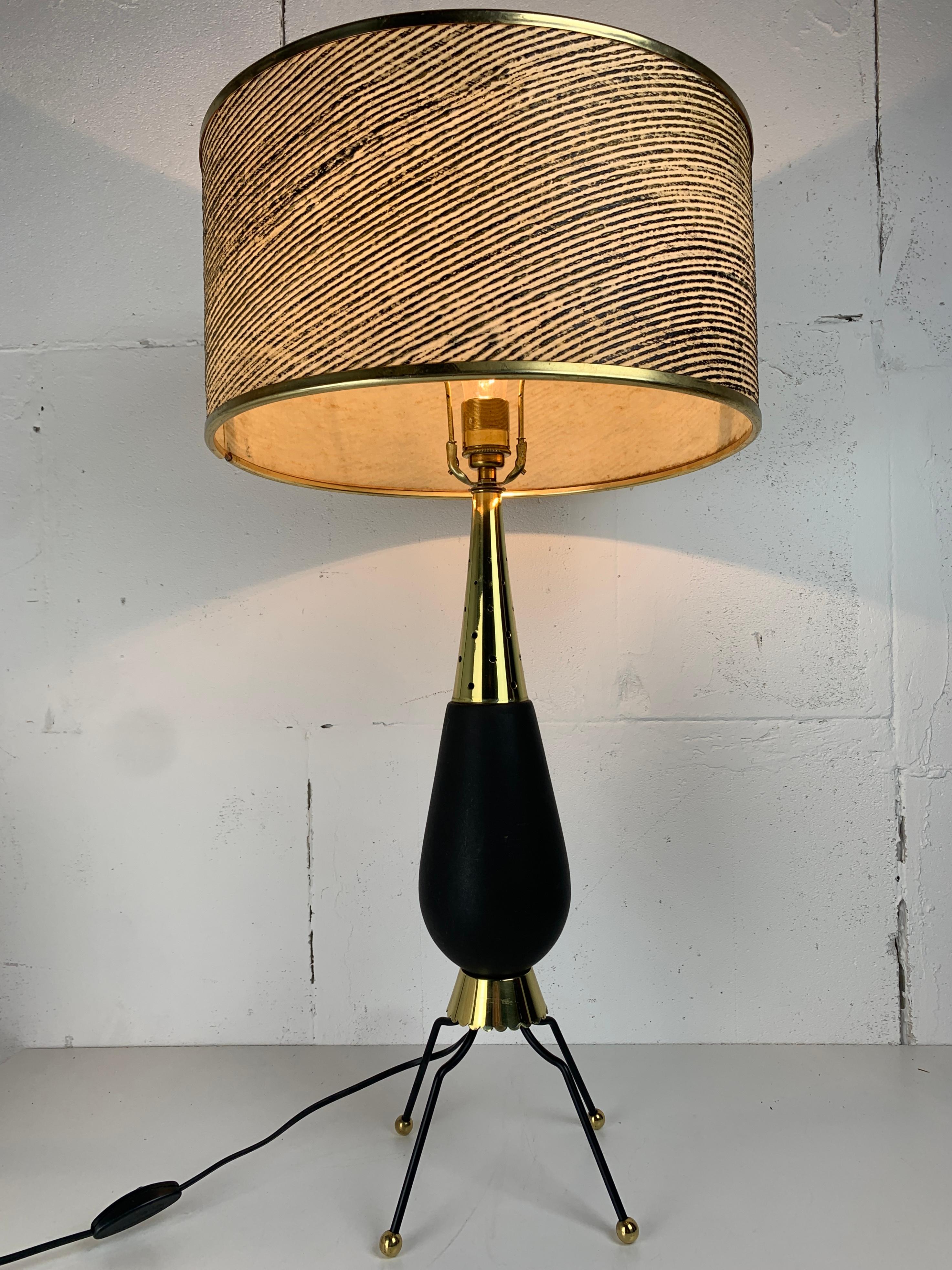 Mid-Century Modern Large midcentury Sputnik Stilnovo style brass table lamp, US 1950s For Sale