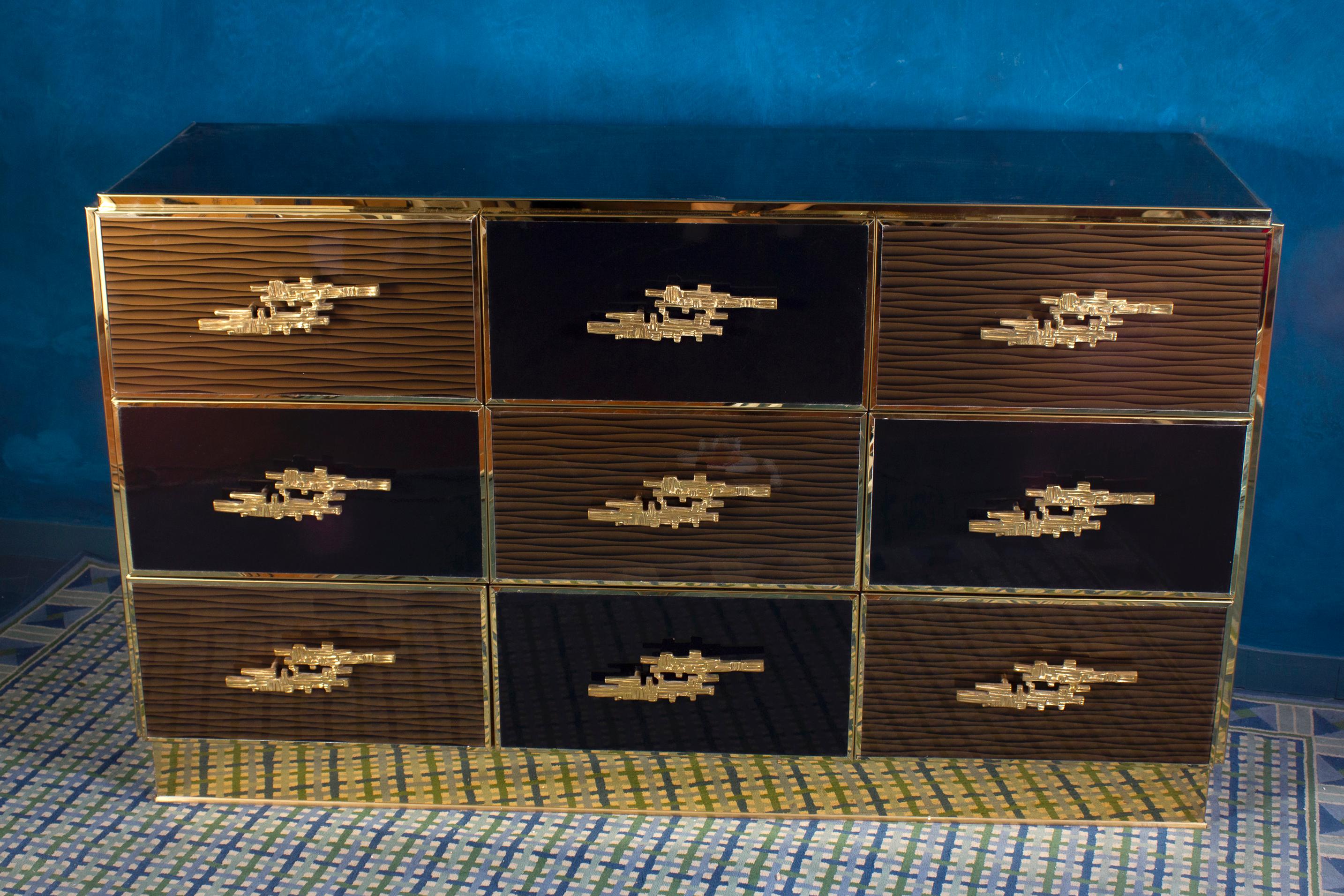 Mid-Century Modern Grande commode d'imitation en laiton et bois de style mi-siècle 2020 en vente