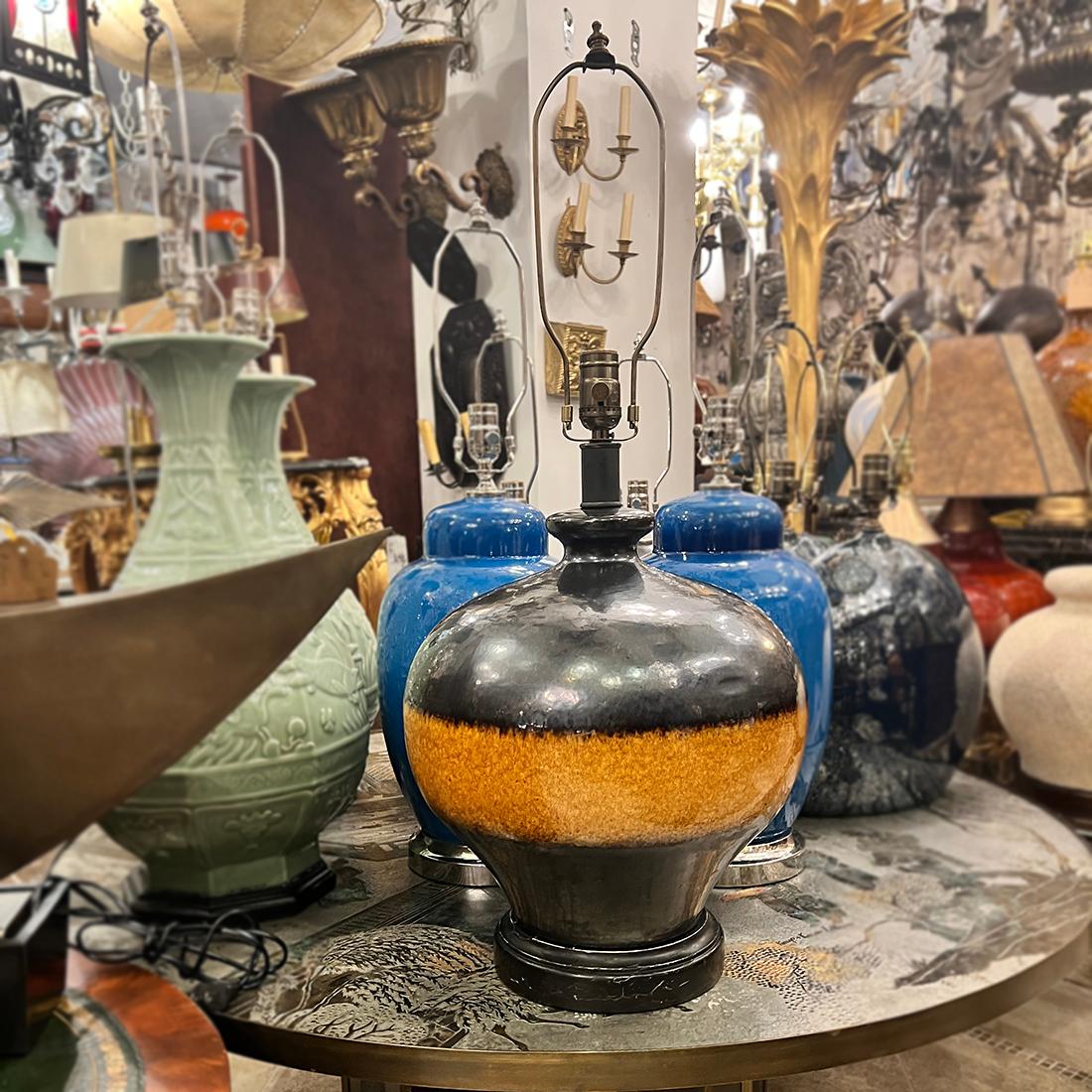 Large Midcentury Table Lamp In Good Condition For Sale In New York, NY